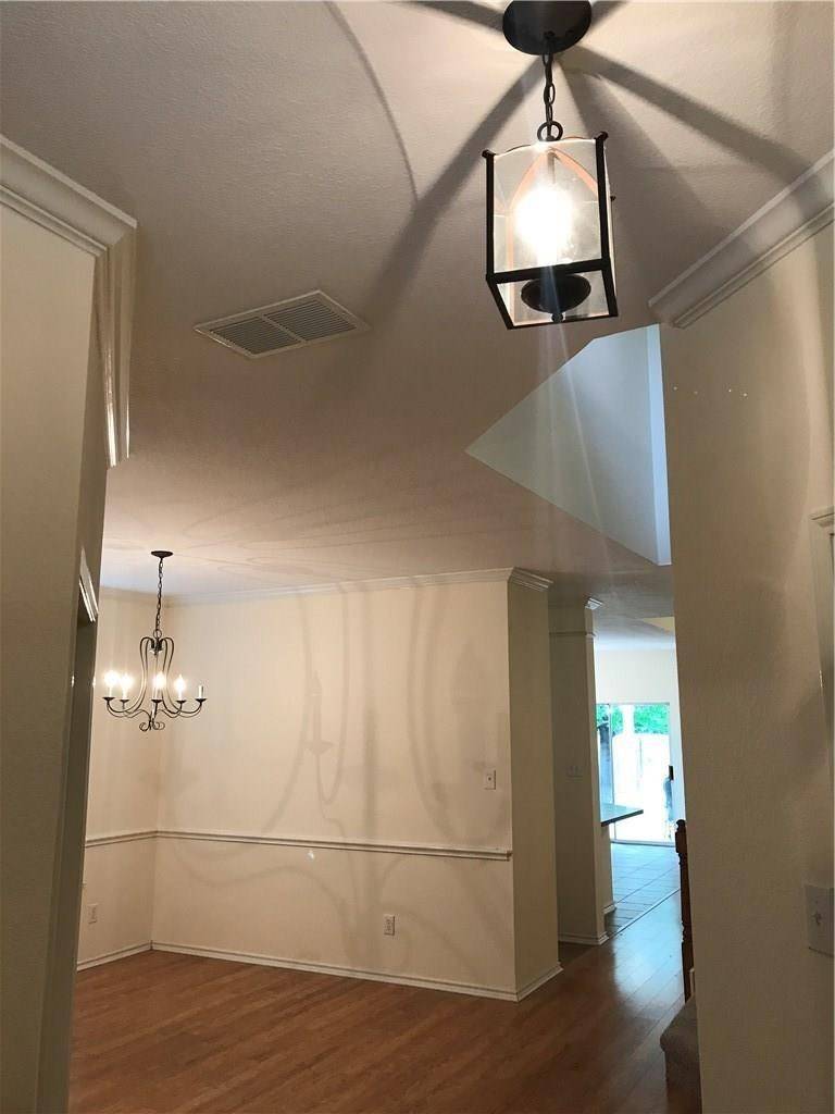 Arlington, TX 76001,6604 Bluebird DR