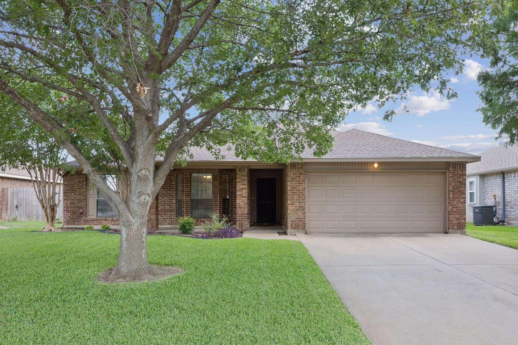 Watauga, TX 76148,6560 Meadowlark LN E