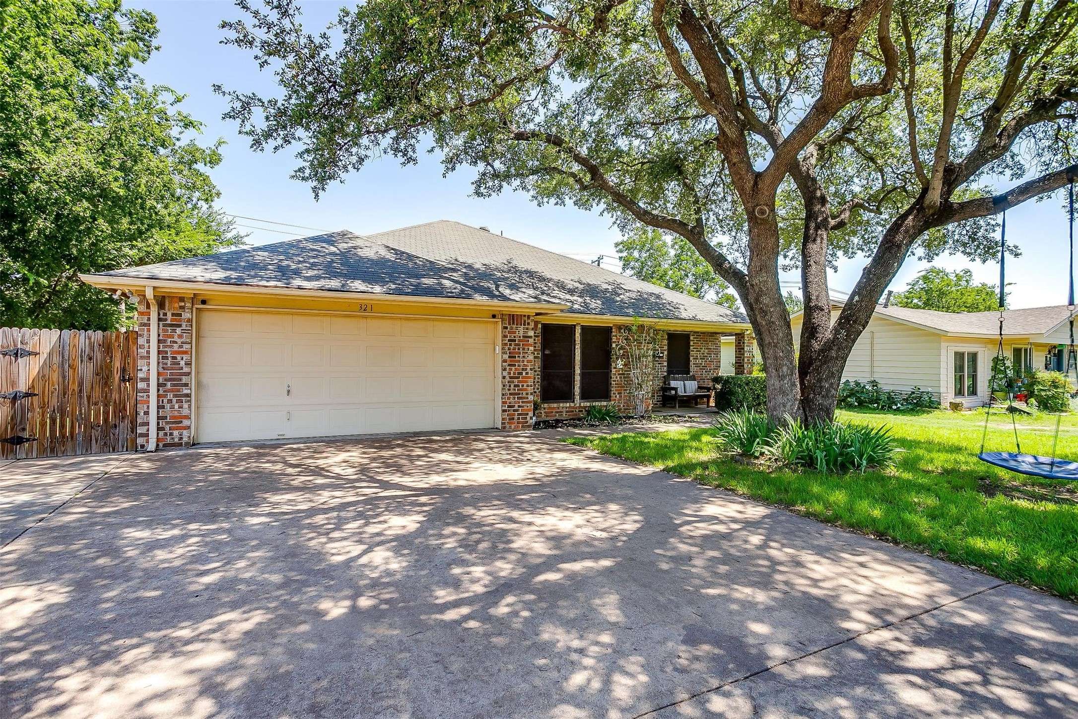 Crowley, TX 76036,321 E Hampton RD