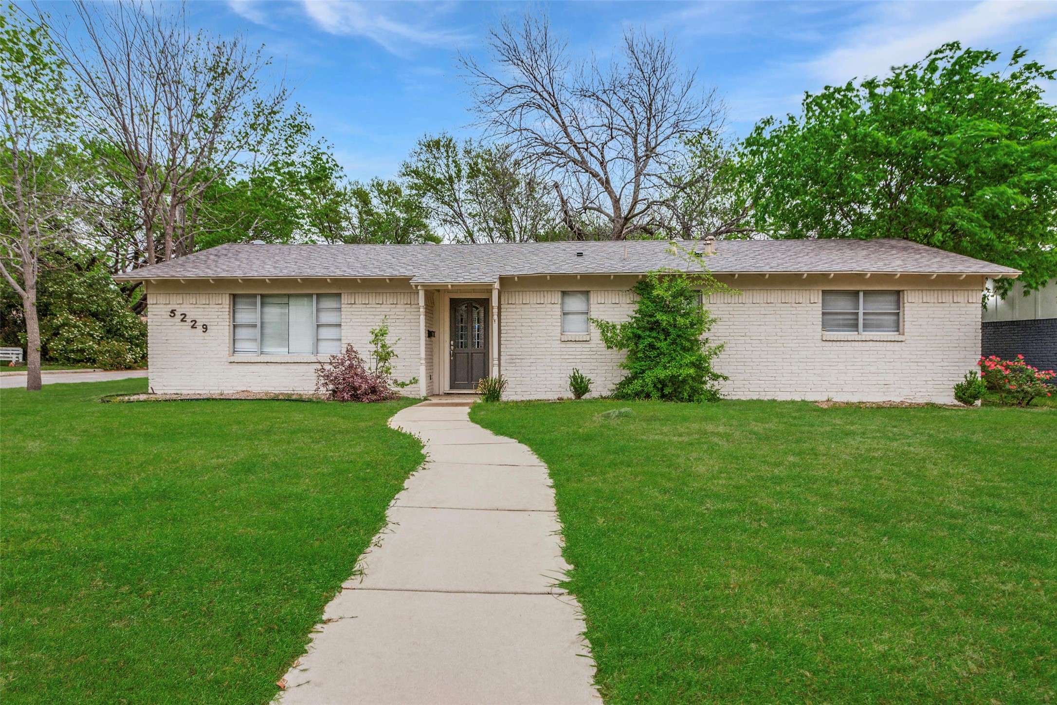 Fort Worth, TX 76133,5229 Rutland AVE