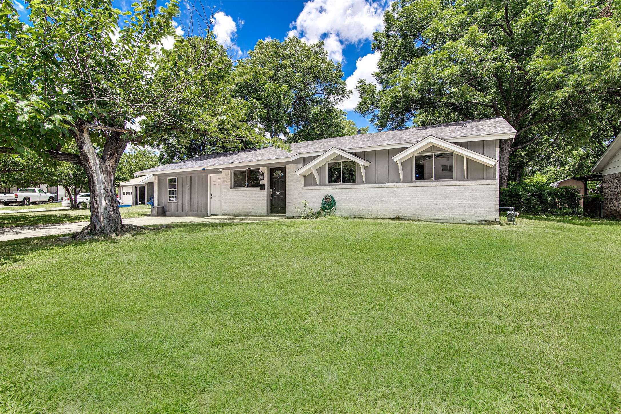 Burleson, TX 76028,308 Sundown CT