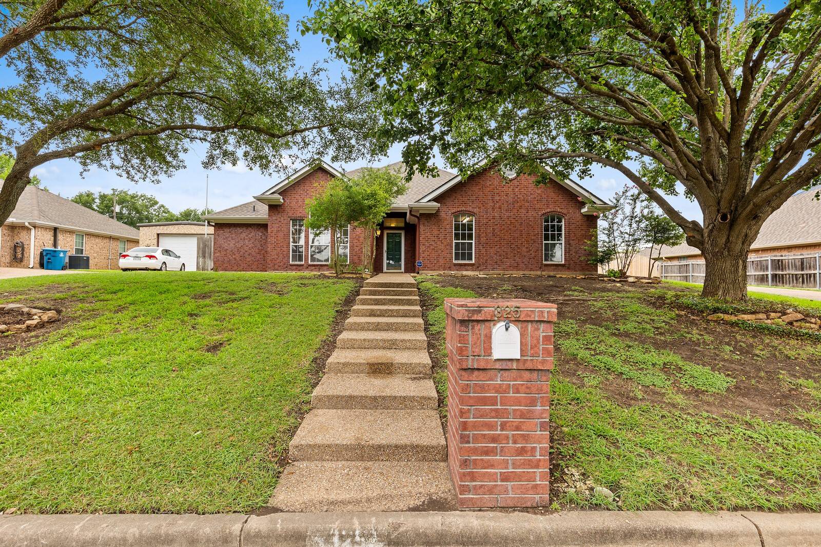 Hewitt, TX 76643,325 Fannin DR