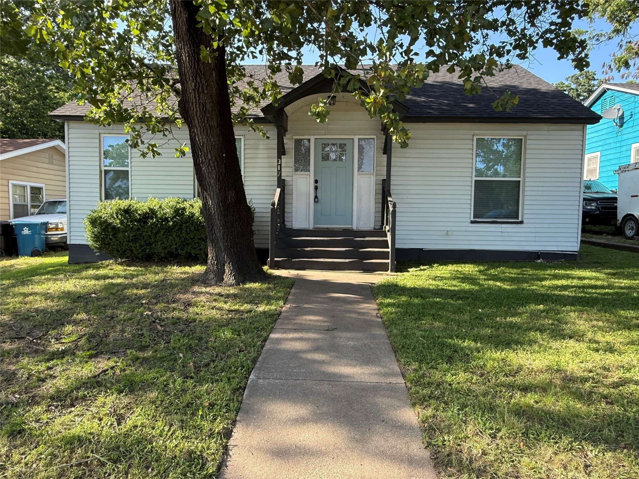 Denison, TX 75020,317 W Monterey ST