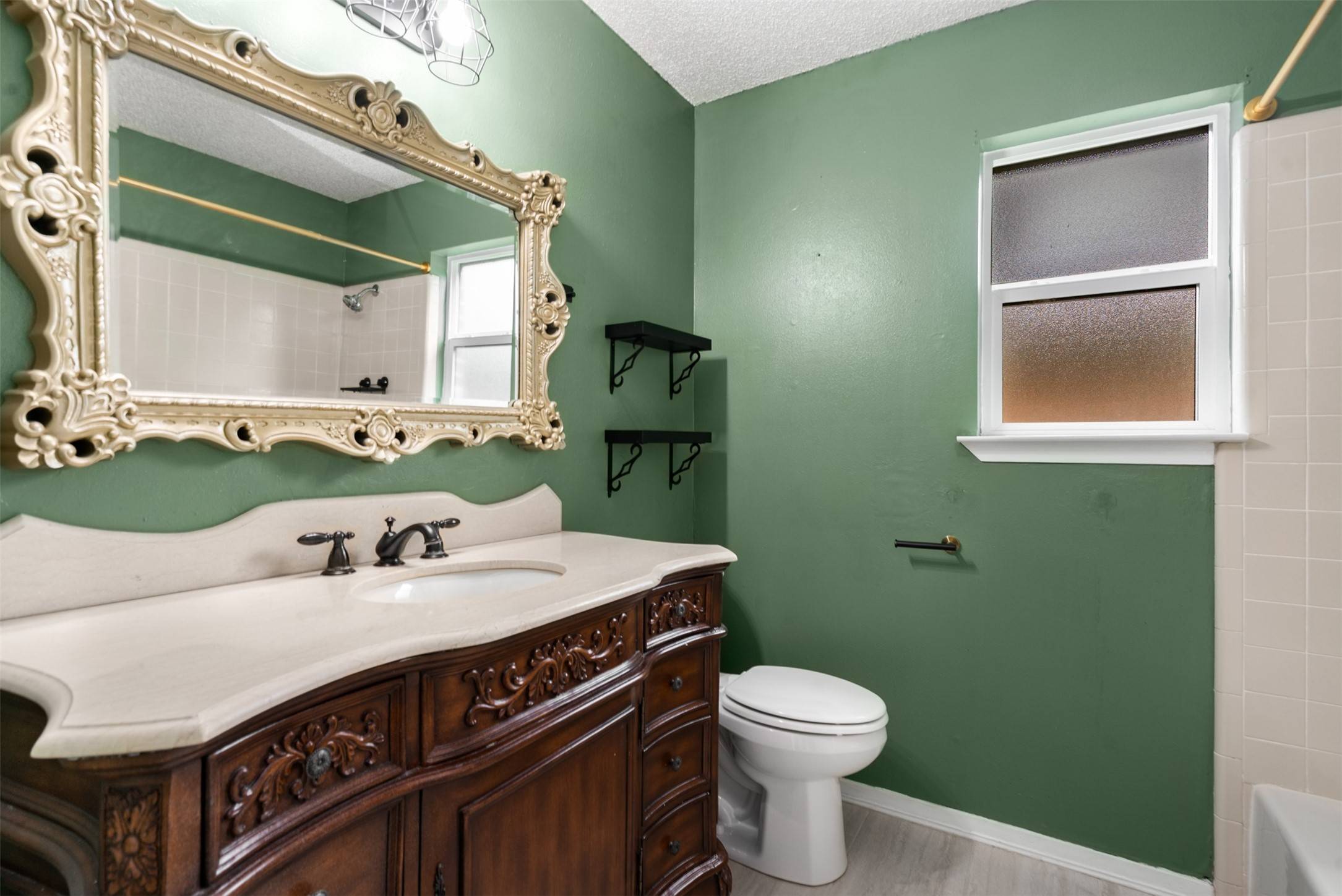Burleson, TX 76028,745 NW Douglas ST
