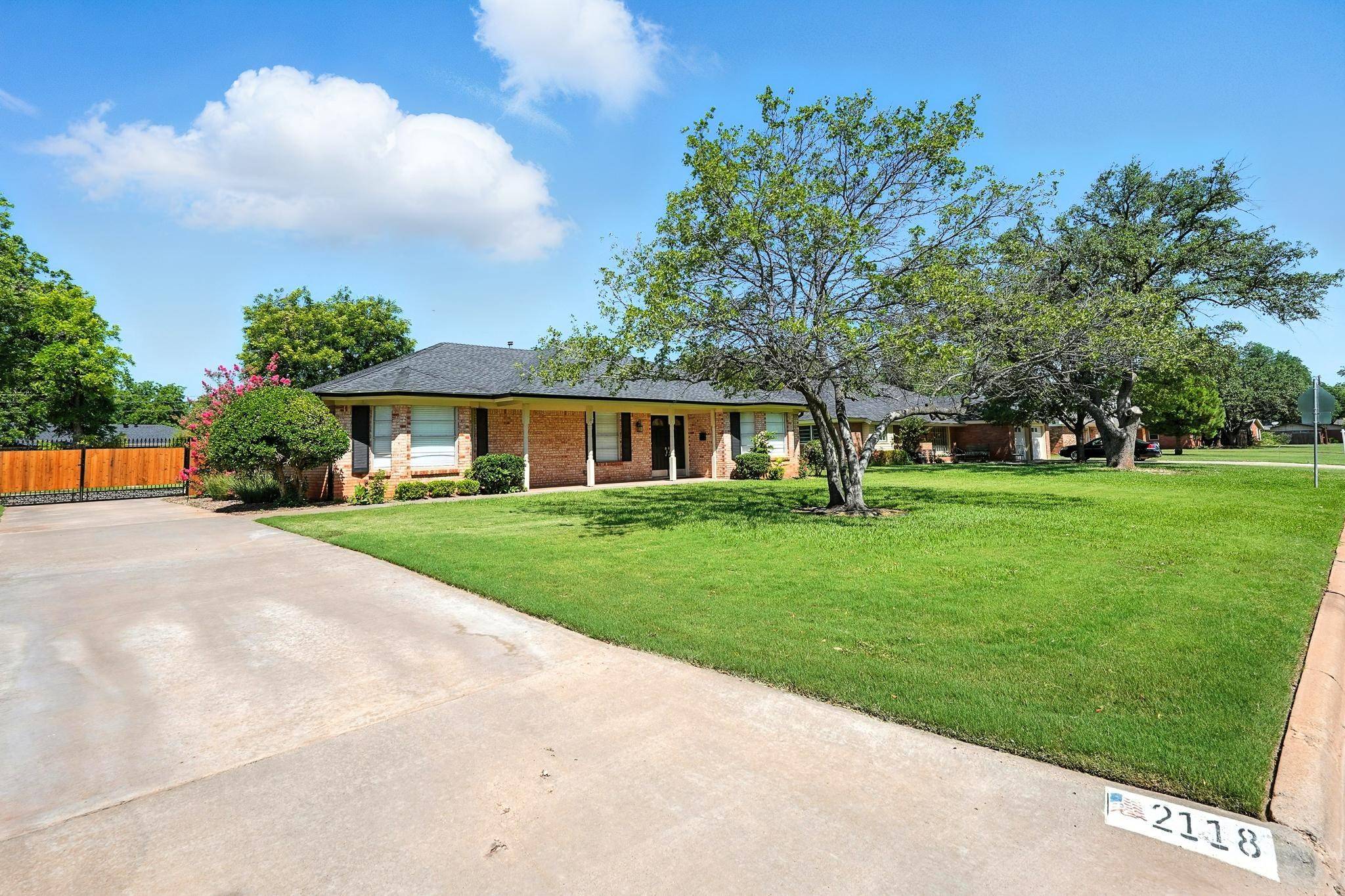 Abilene, TX 79605,2118 Greenbriar DR