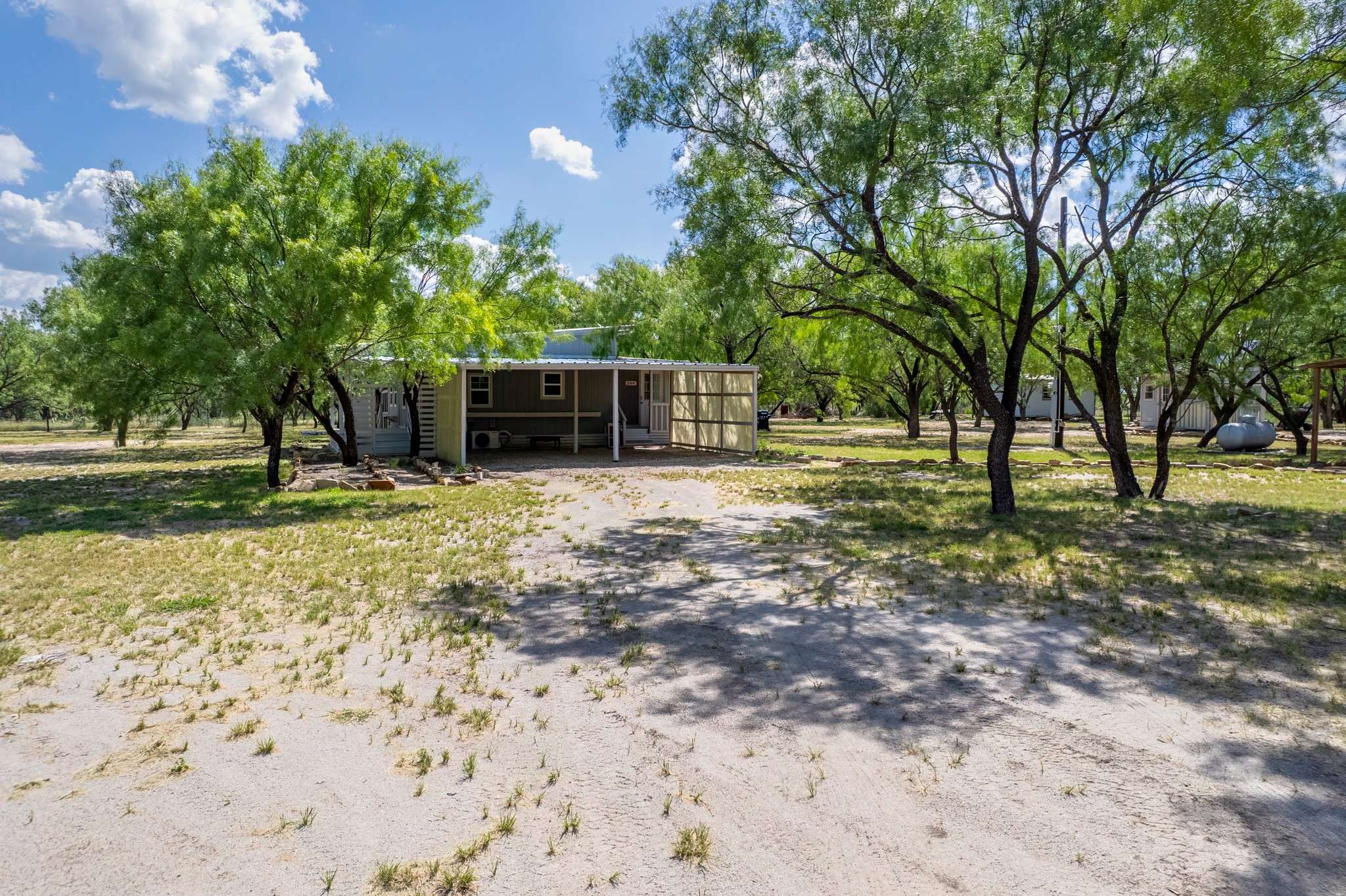 Brownwood, TX 86801,244 Apache RD