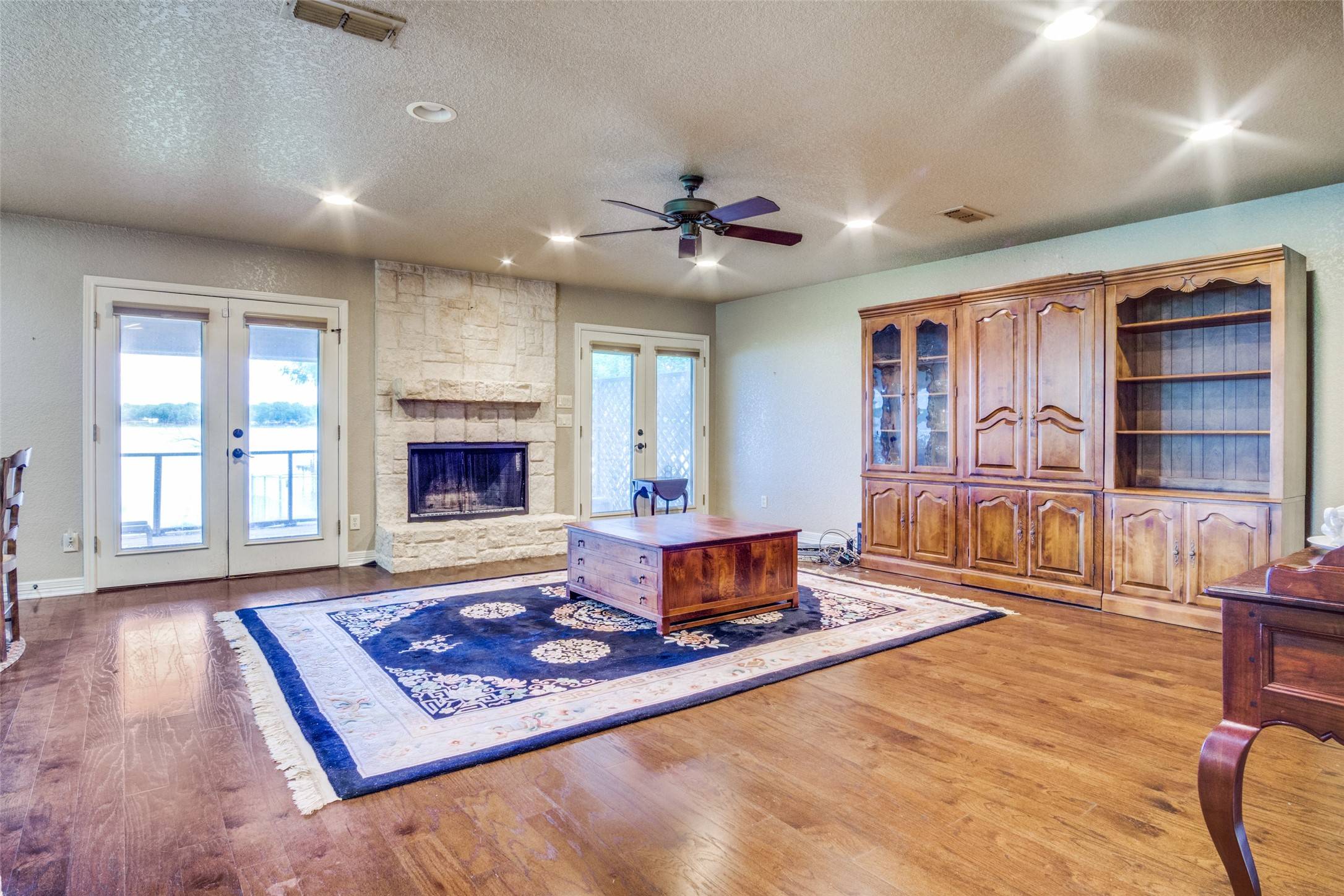 Weatherford, TX 76087,1004 W Lake DR