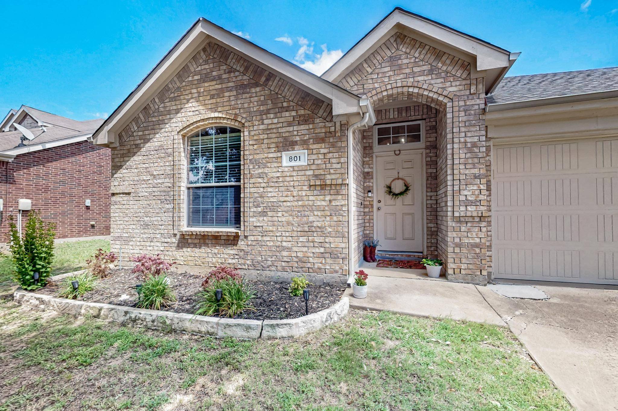 Burleson, TX 76028,801 W Bend BLVD