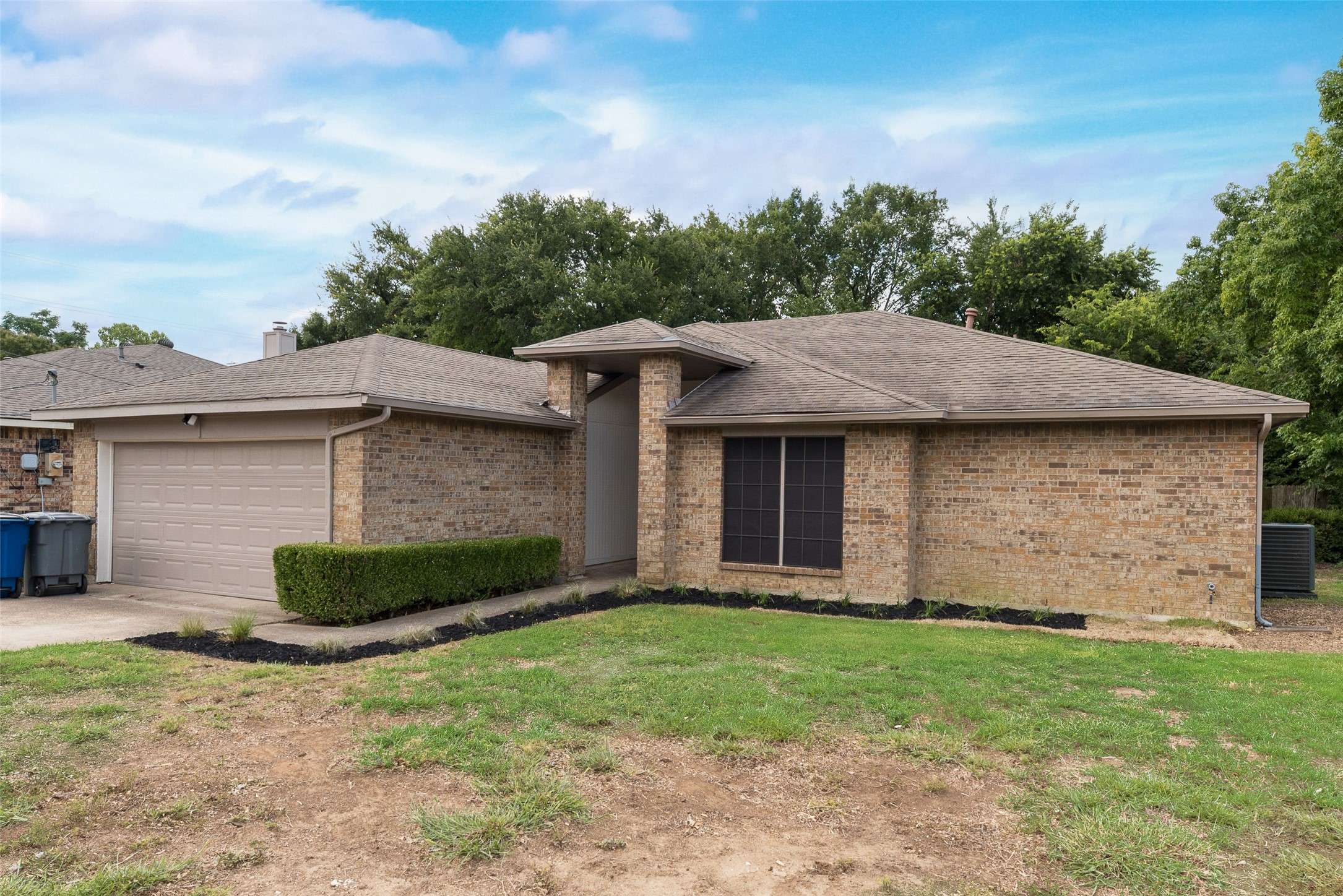 Dallas, TX 75227,5048 Hollow Ridge RD