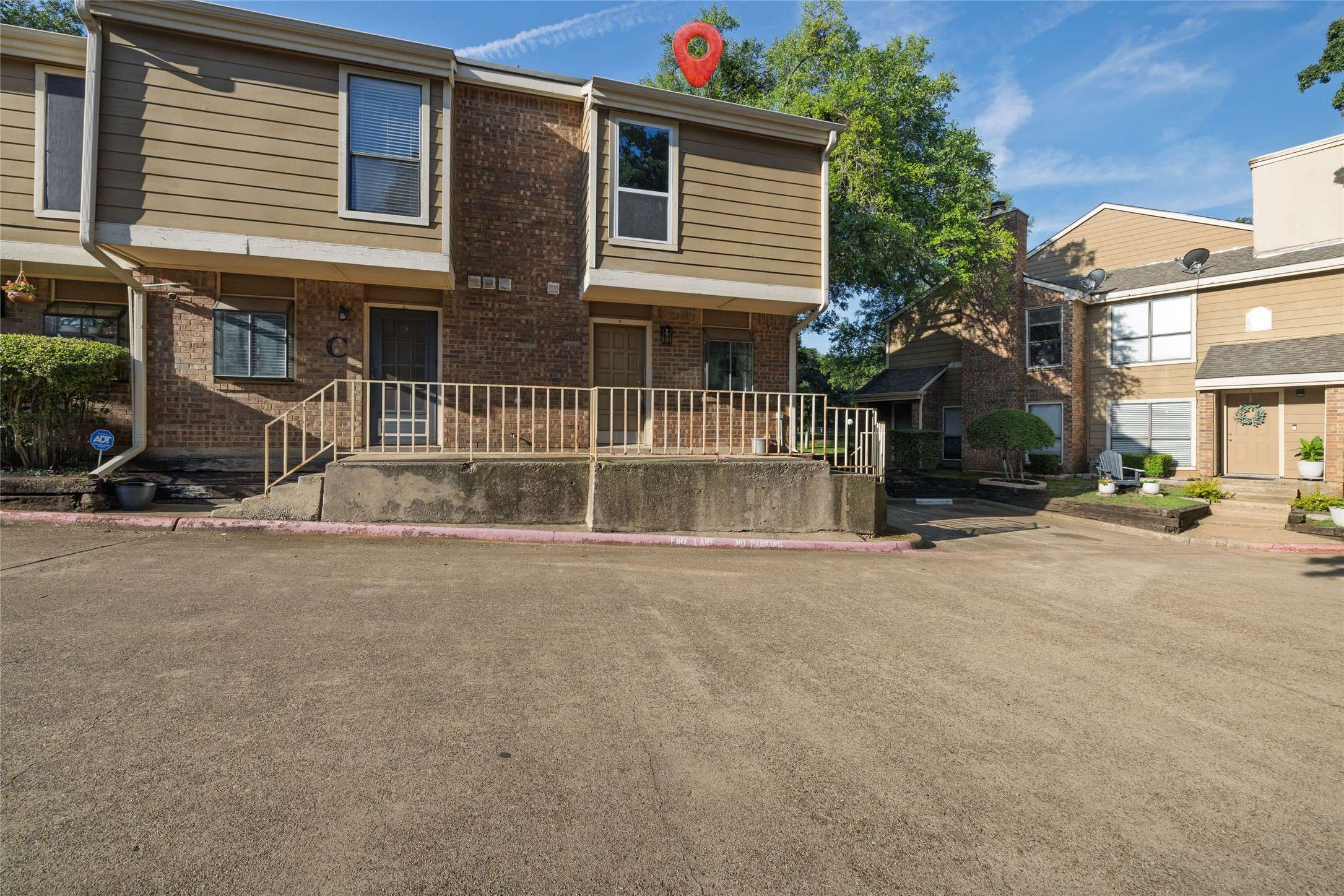 Arlington, TX 76011,2100 Park Willow LN #D