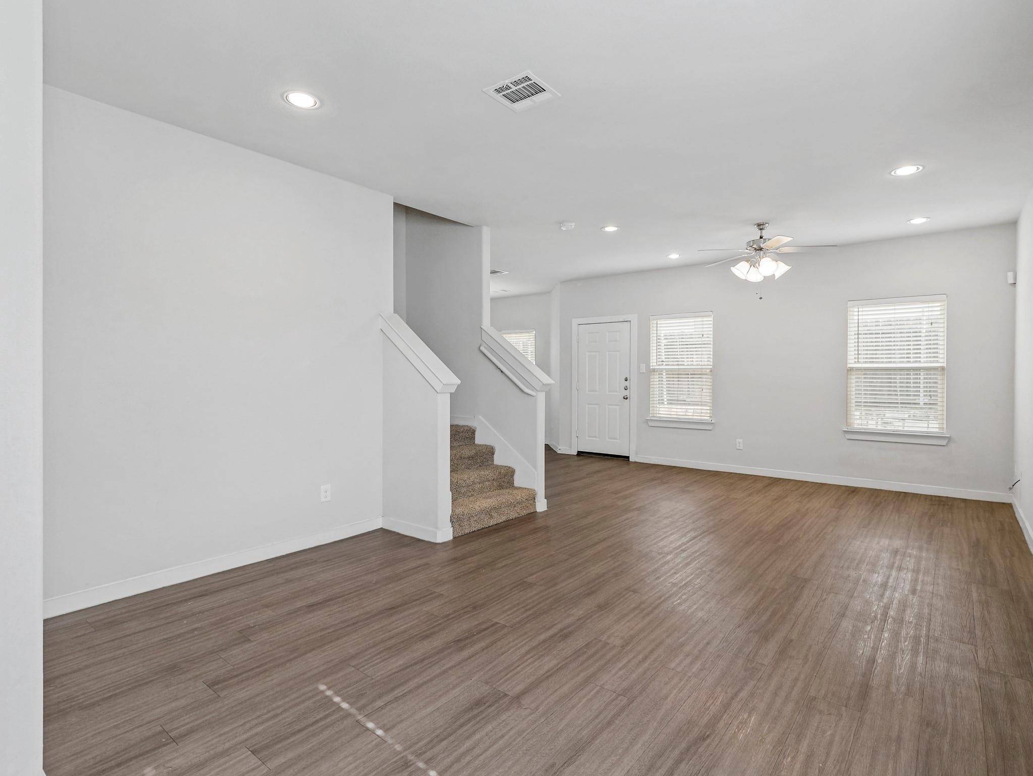 Dallas, TX 75227,9941 Ironhorse DR