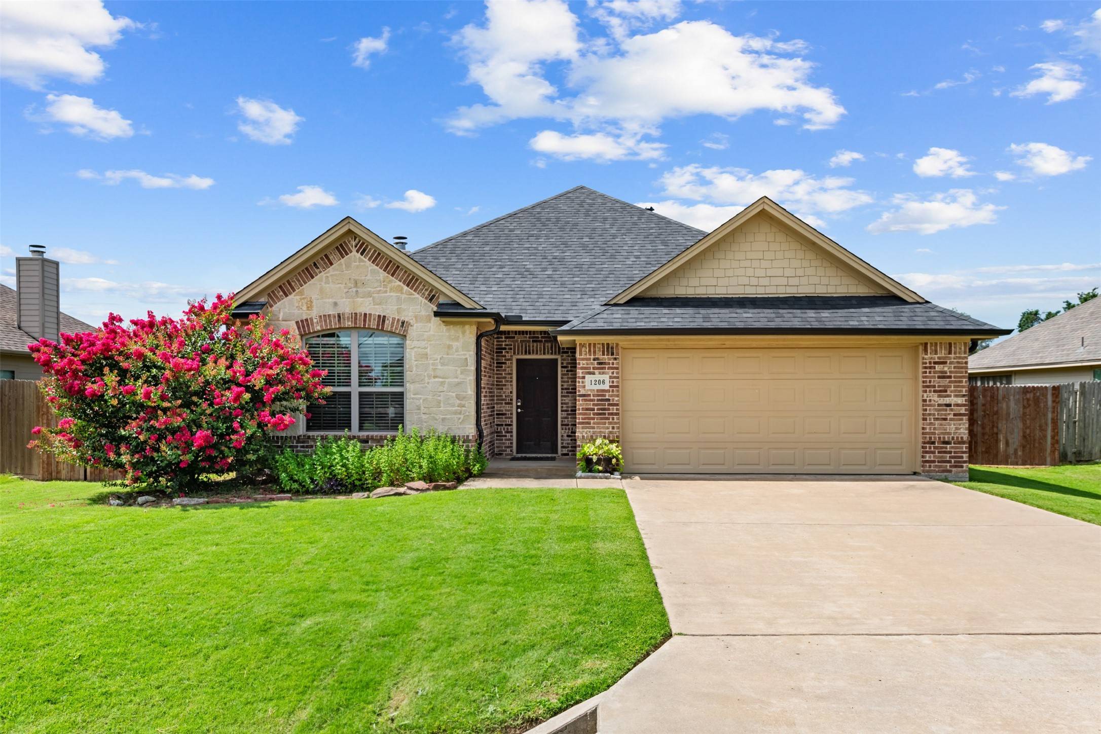 Tioga, TX 76271,1206 Cutler ST