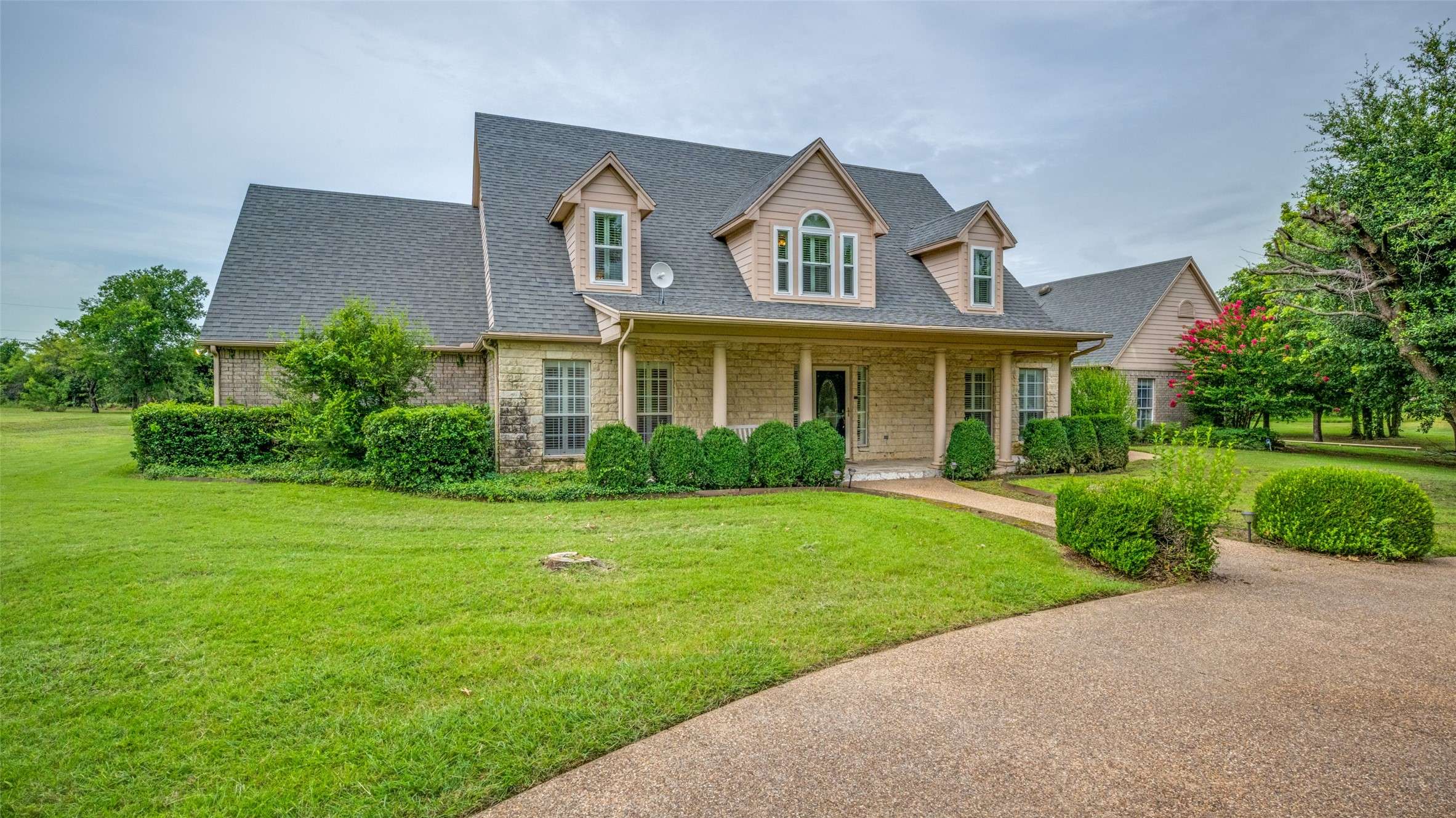 Runaway Bay, TX 76426,500 Navajo CT