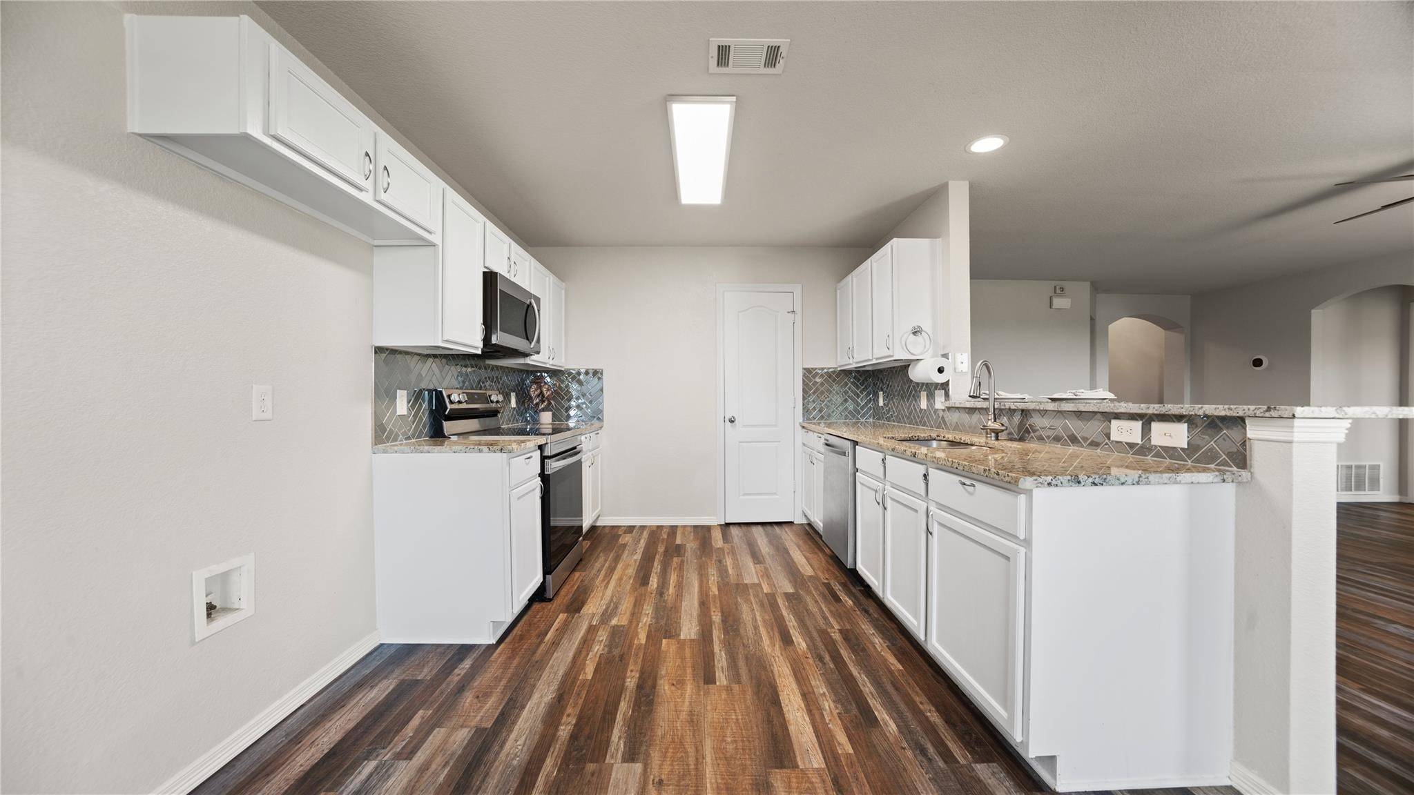 Burleson, TX 76028,423 Murphy RD
