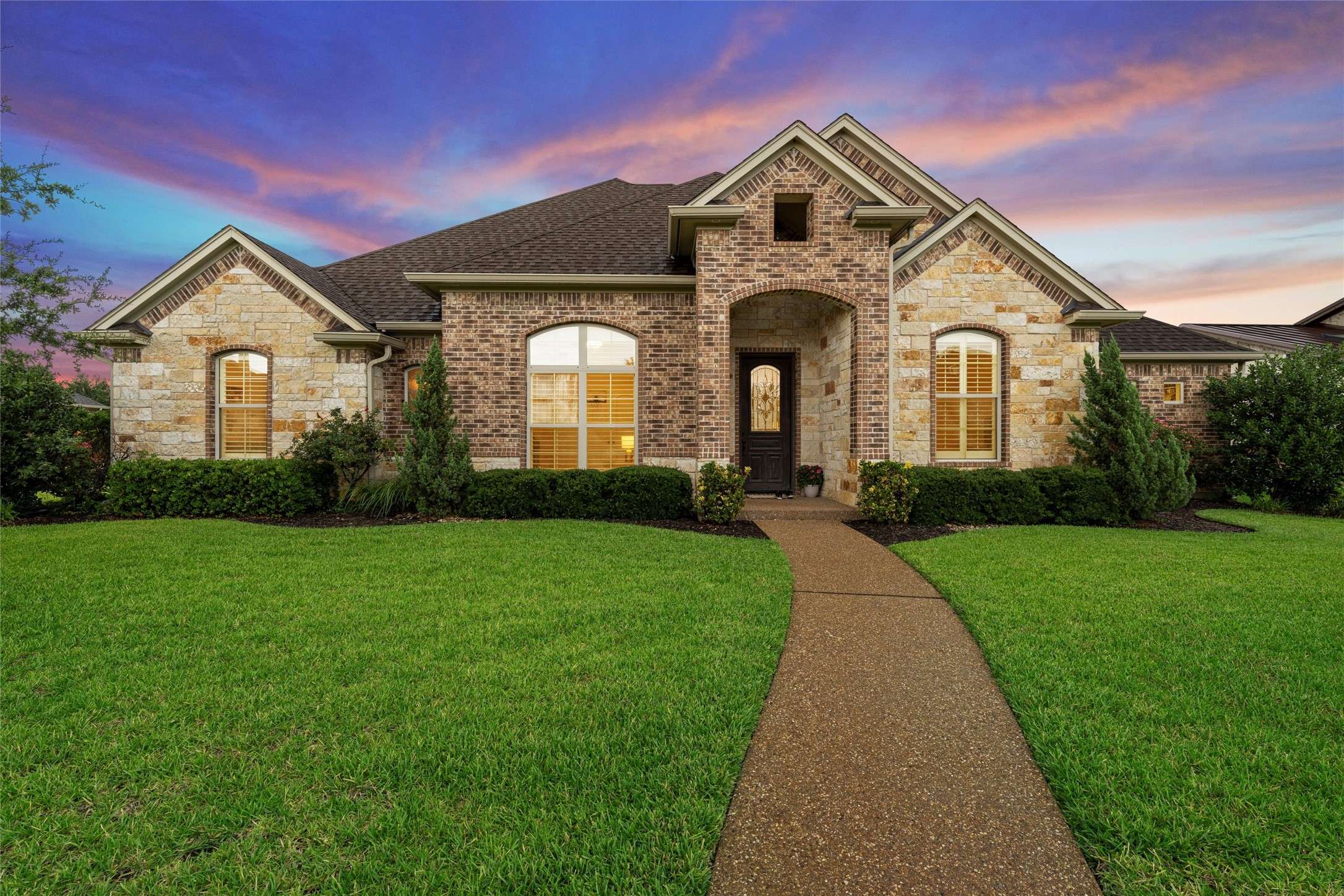 Mcgregor, TX 76657,613 Stone Manor DR