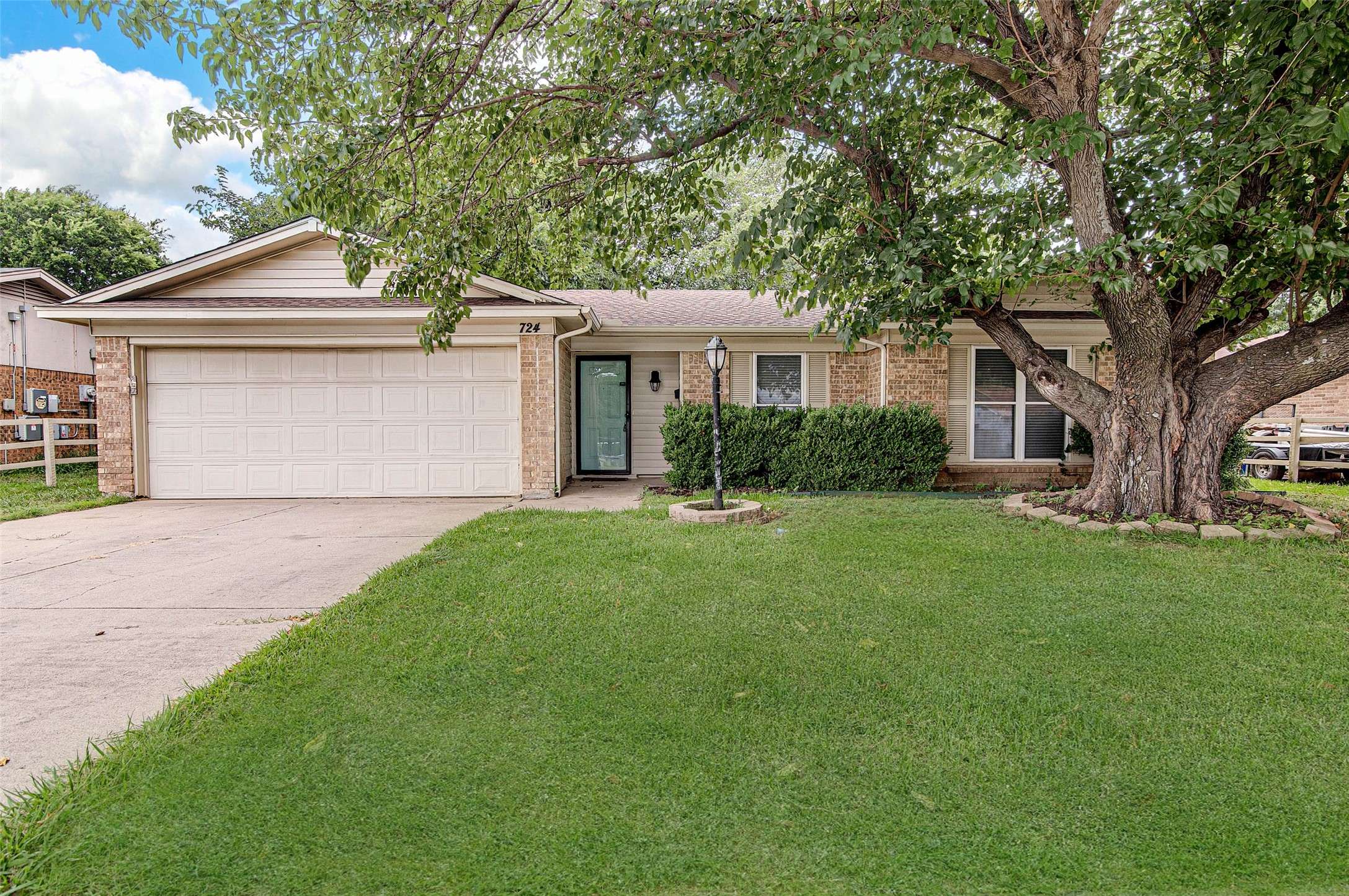 Burleson, TX 76028,724 Sue Ann LN