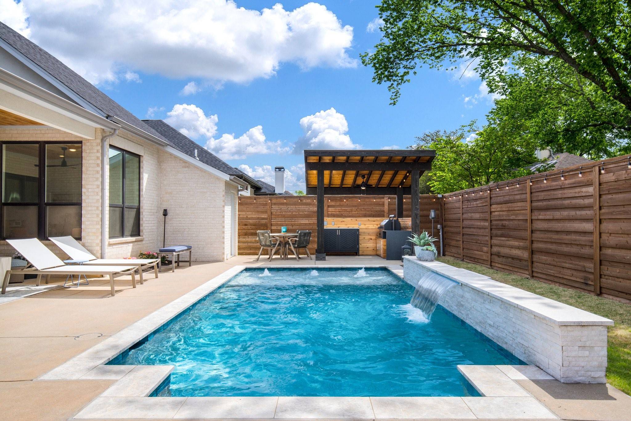 Grapevine, TX 76051,2093 Holt WAY