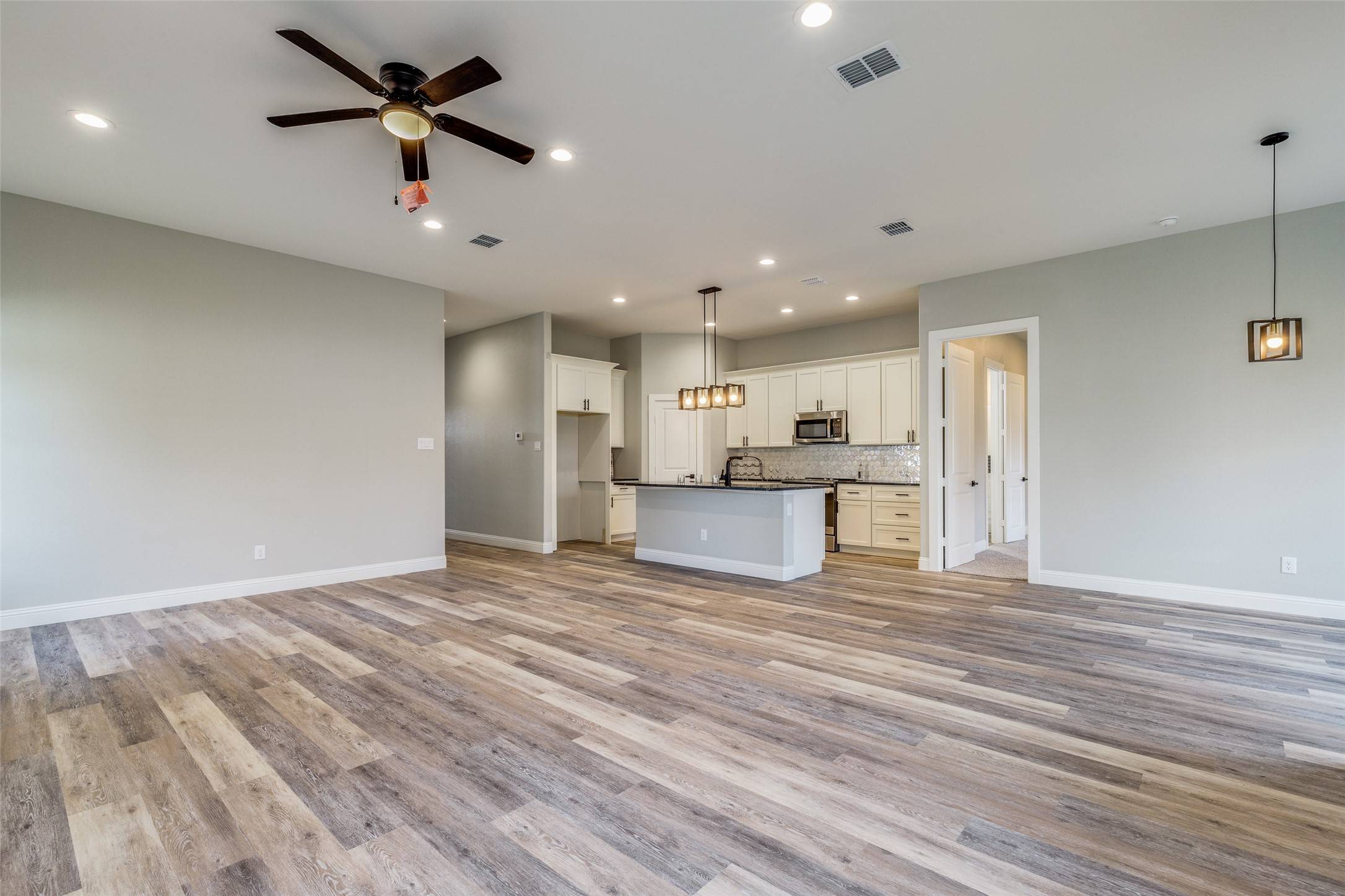 Dallas, TX 75217,8219 Elam RD