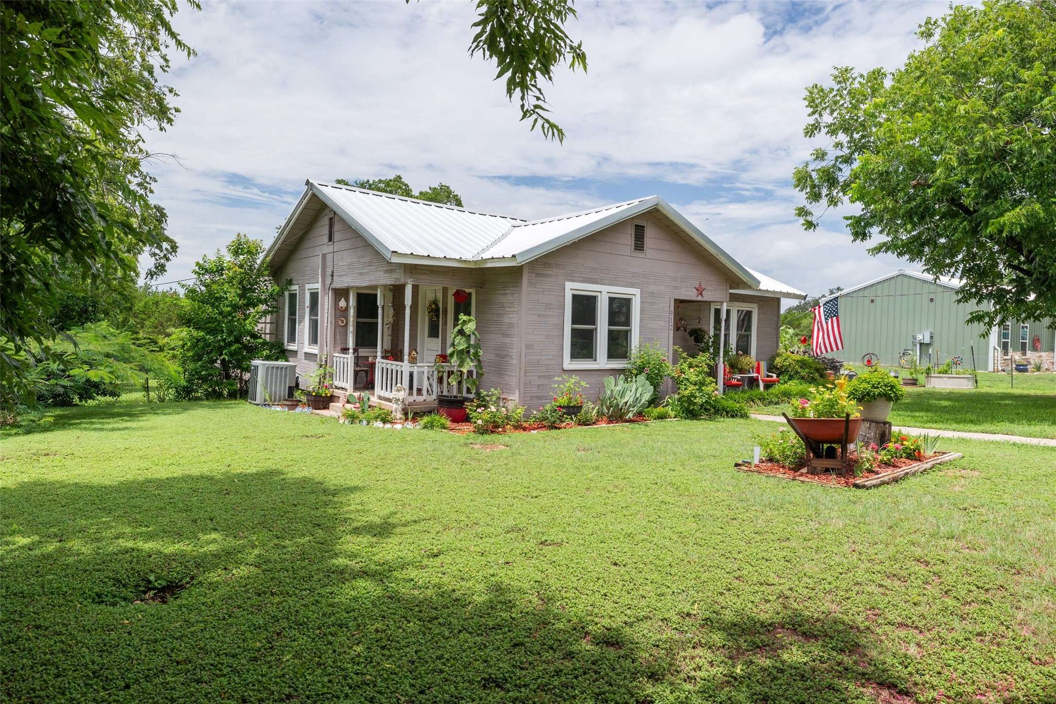 Meridian, TX 76665,912 N Main ST