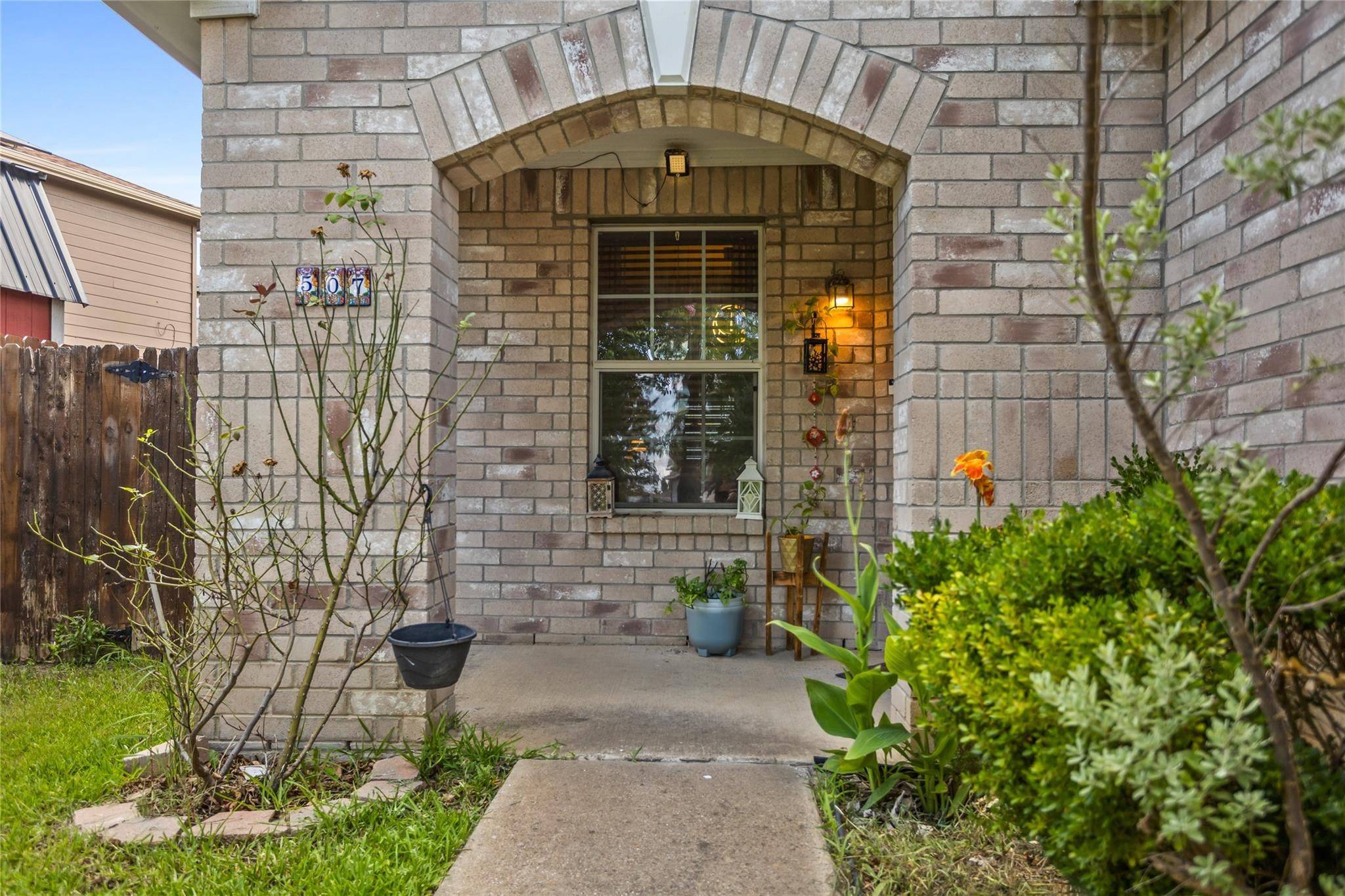 Dallas, TX 75249,9507 Tallow Berry DR