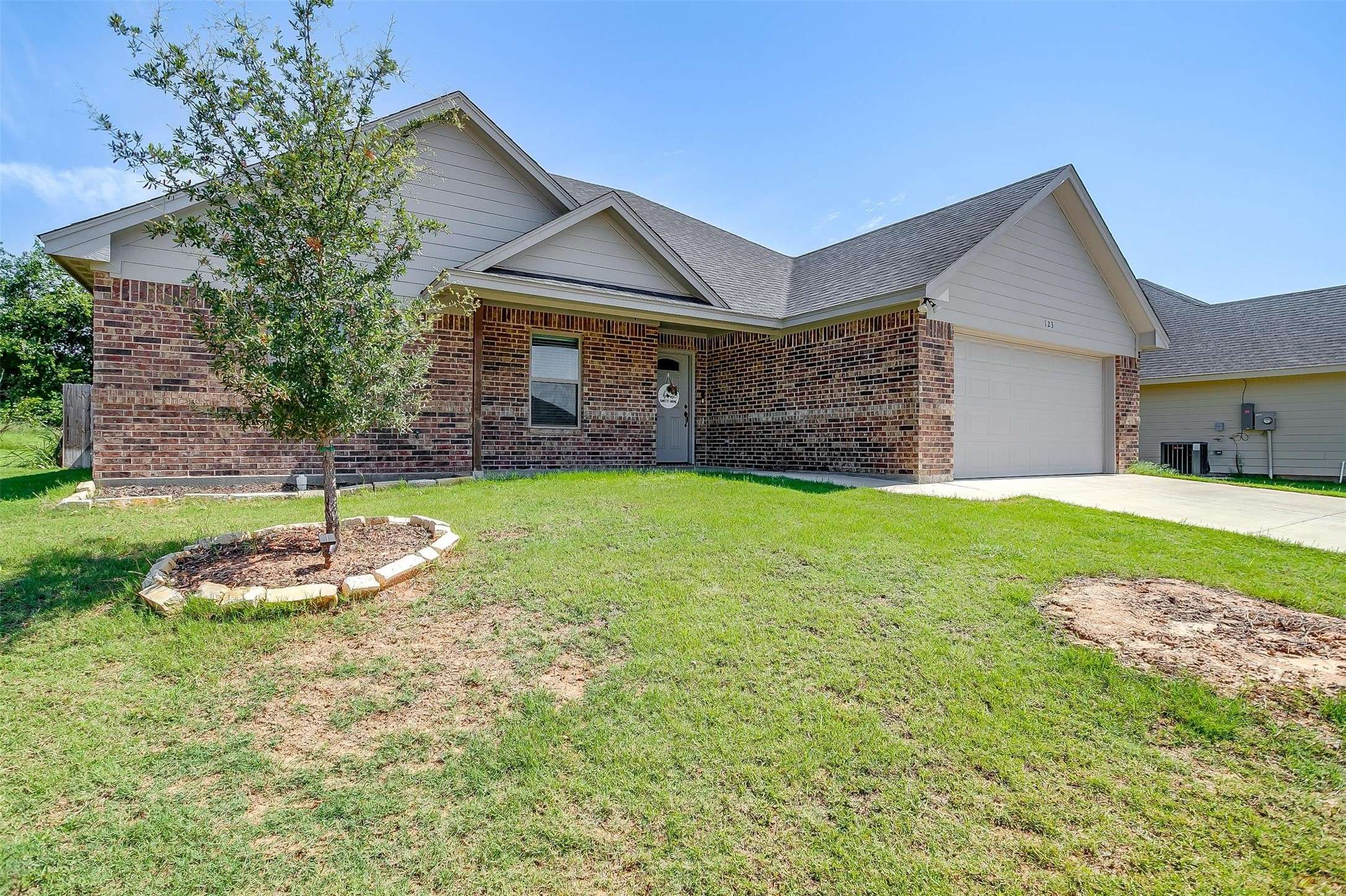 Weatherford, TX 76086,123 Clover CIR