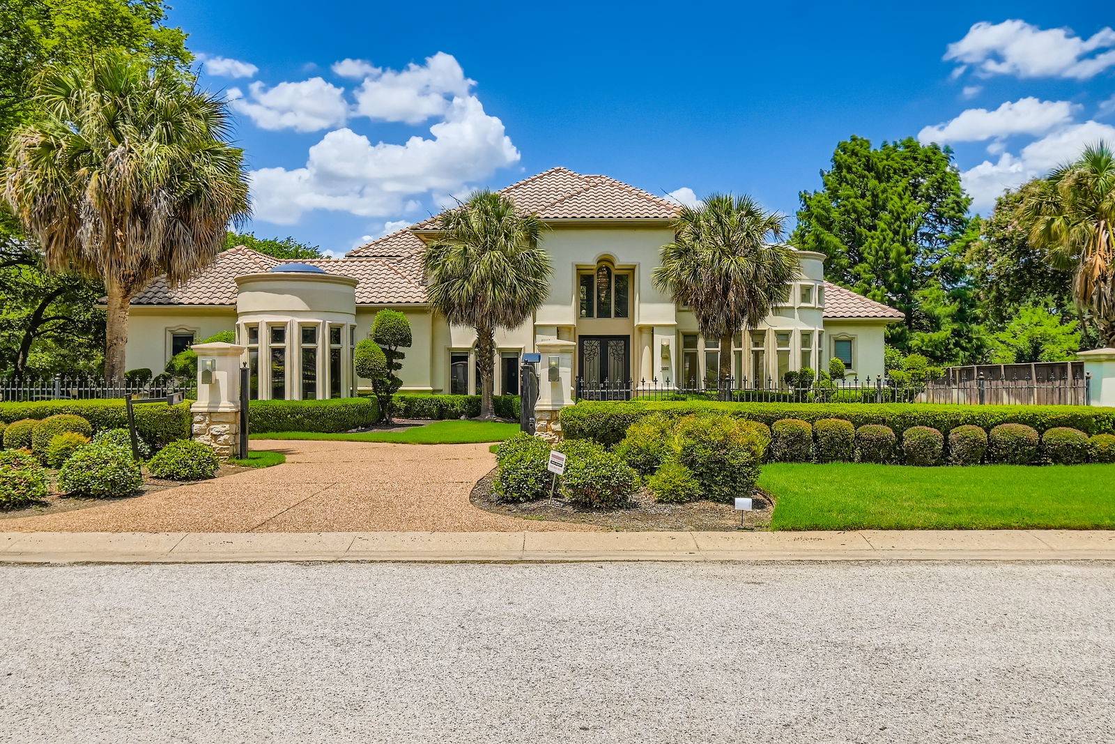 Southlake, TX 76092,1422 Laurel LN