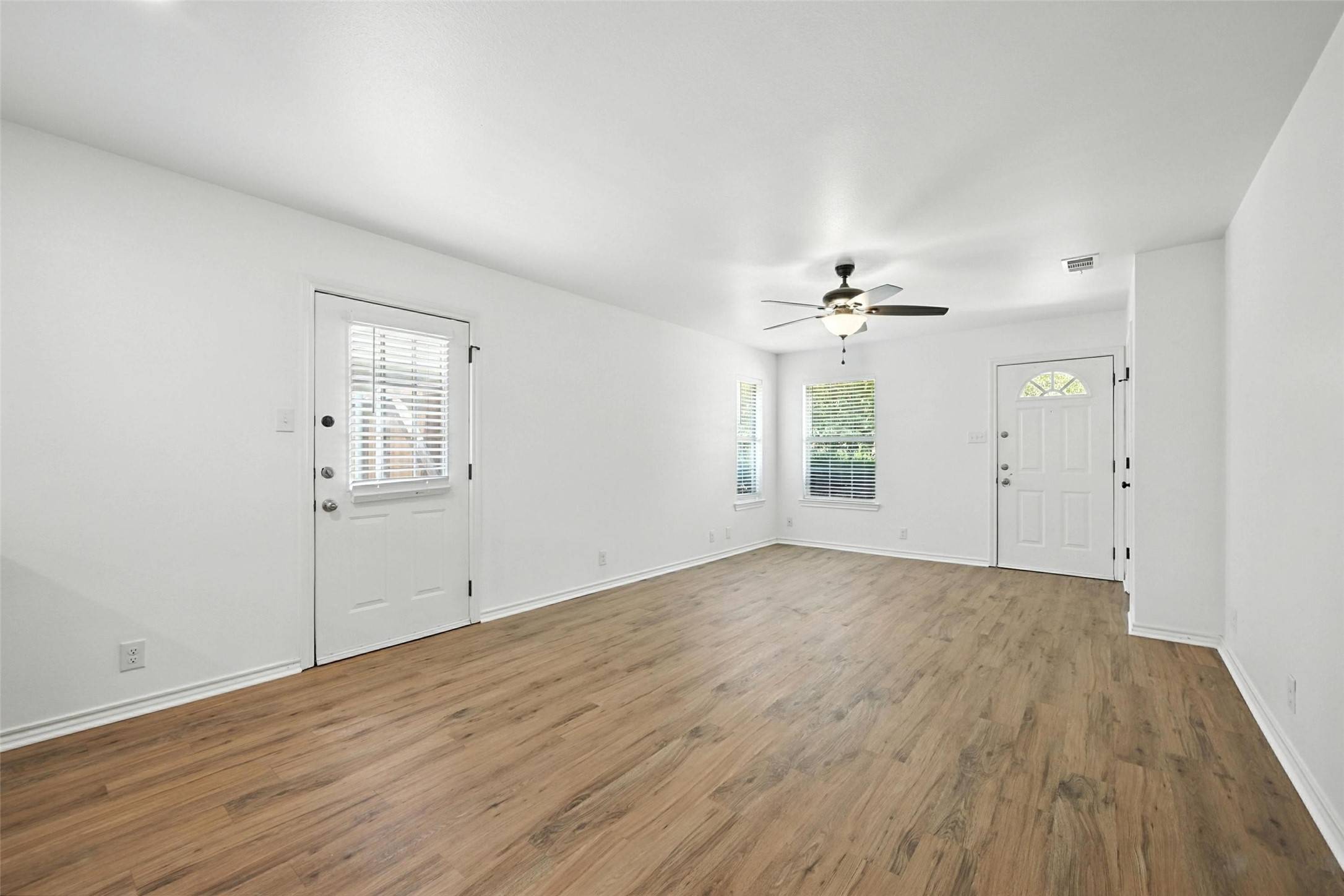 Denison, TX 75020,1018 W Coffin ST #102