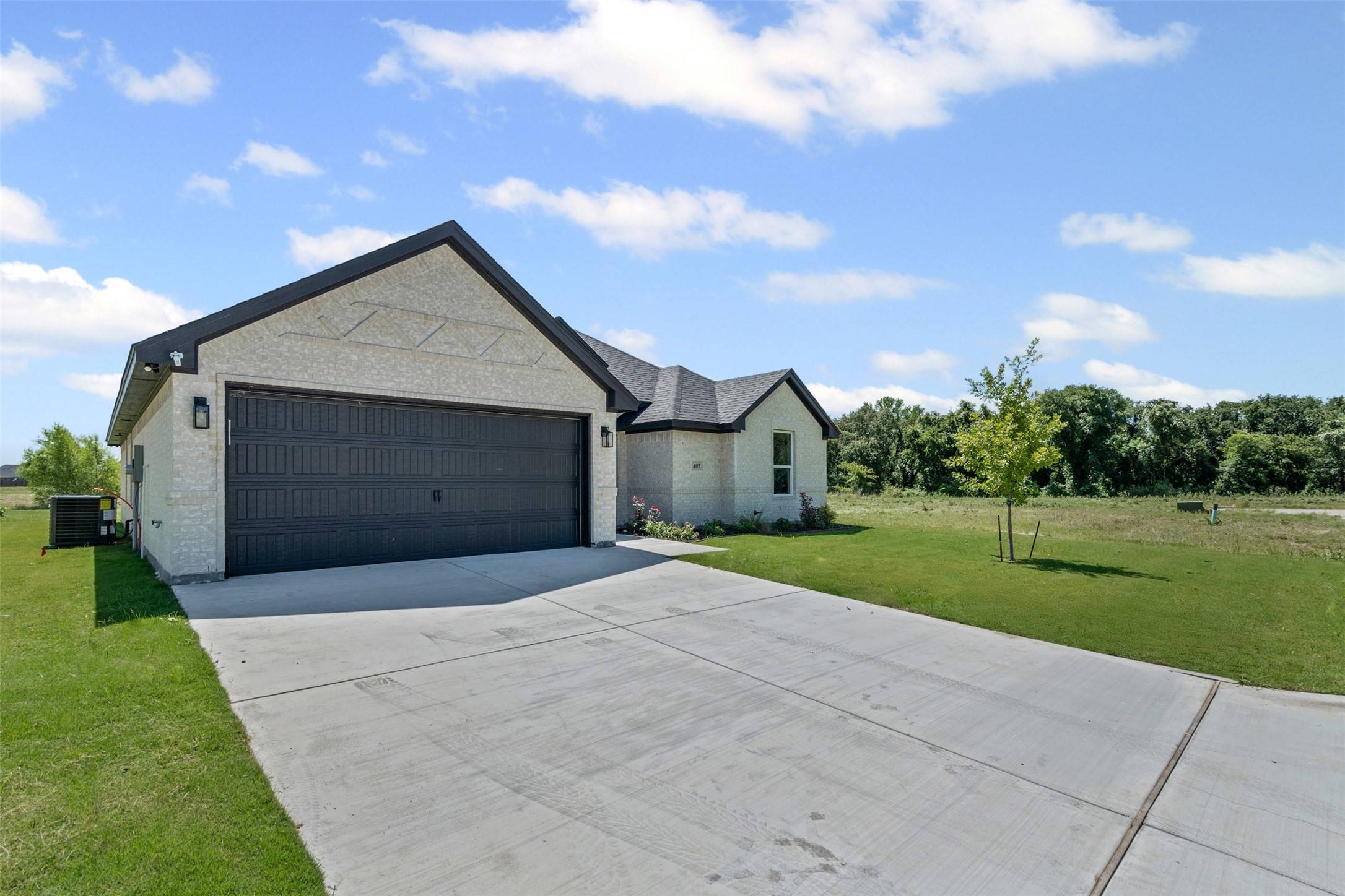Tolar, TX 76476,407 Sun Flower CT