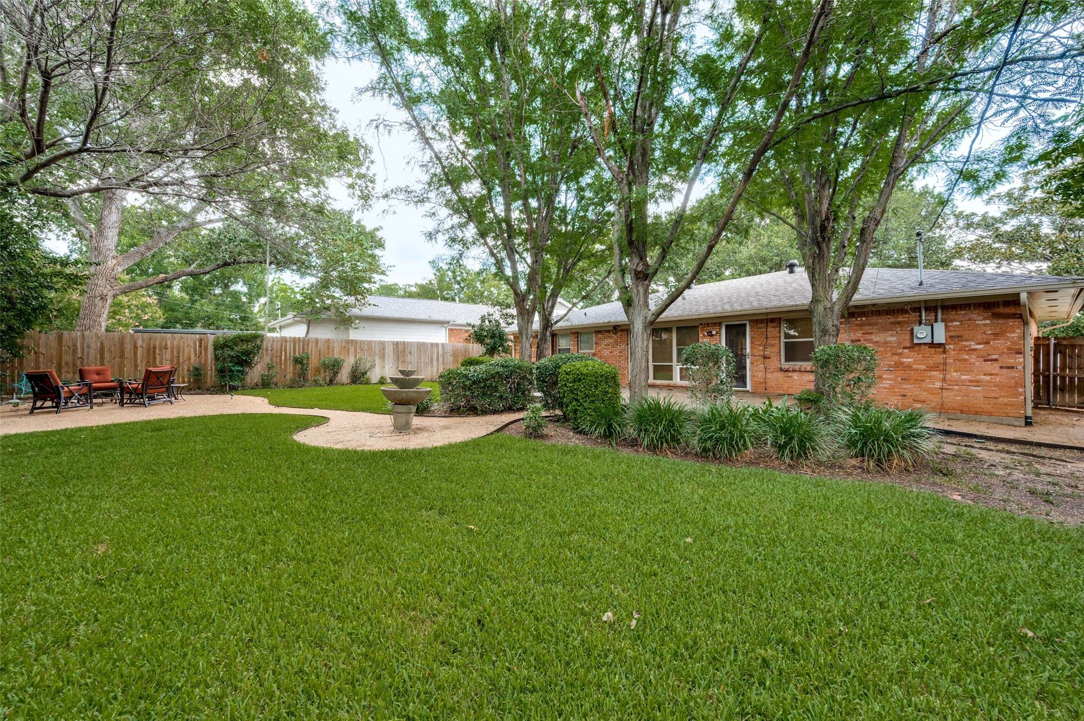 Dallas, TX 75229,3571 Waldorf DR