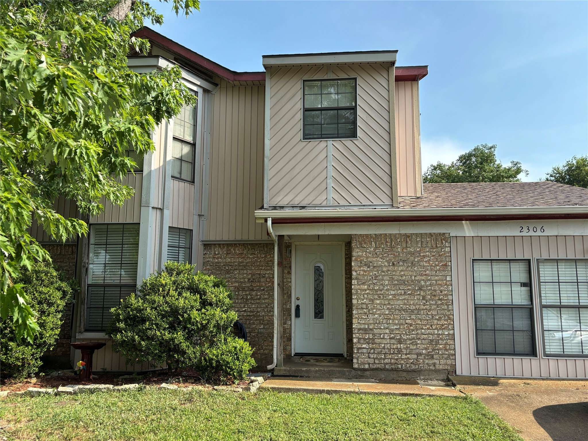 Arlington, TX 76014,2306 Newbury DR