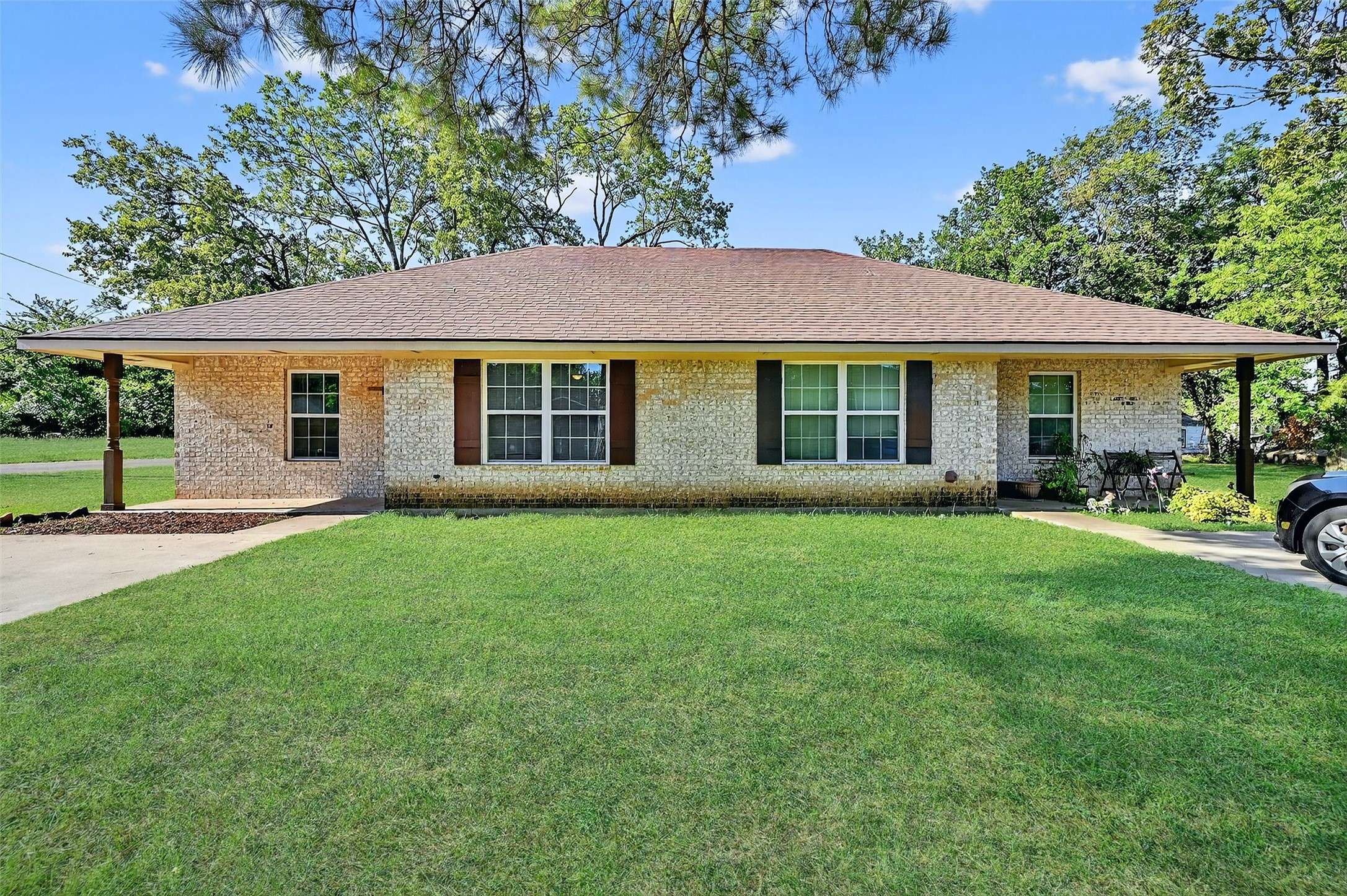 Bonham, TX 75418,708-712 Seven Oaks RD