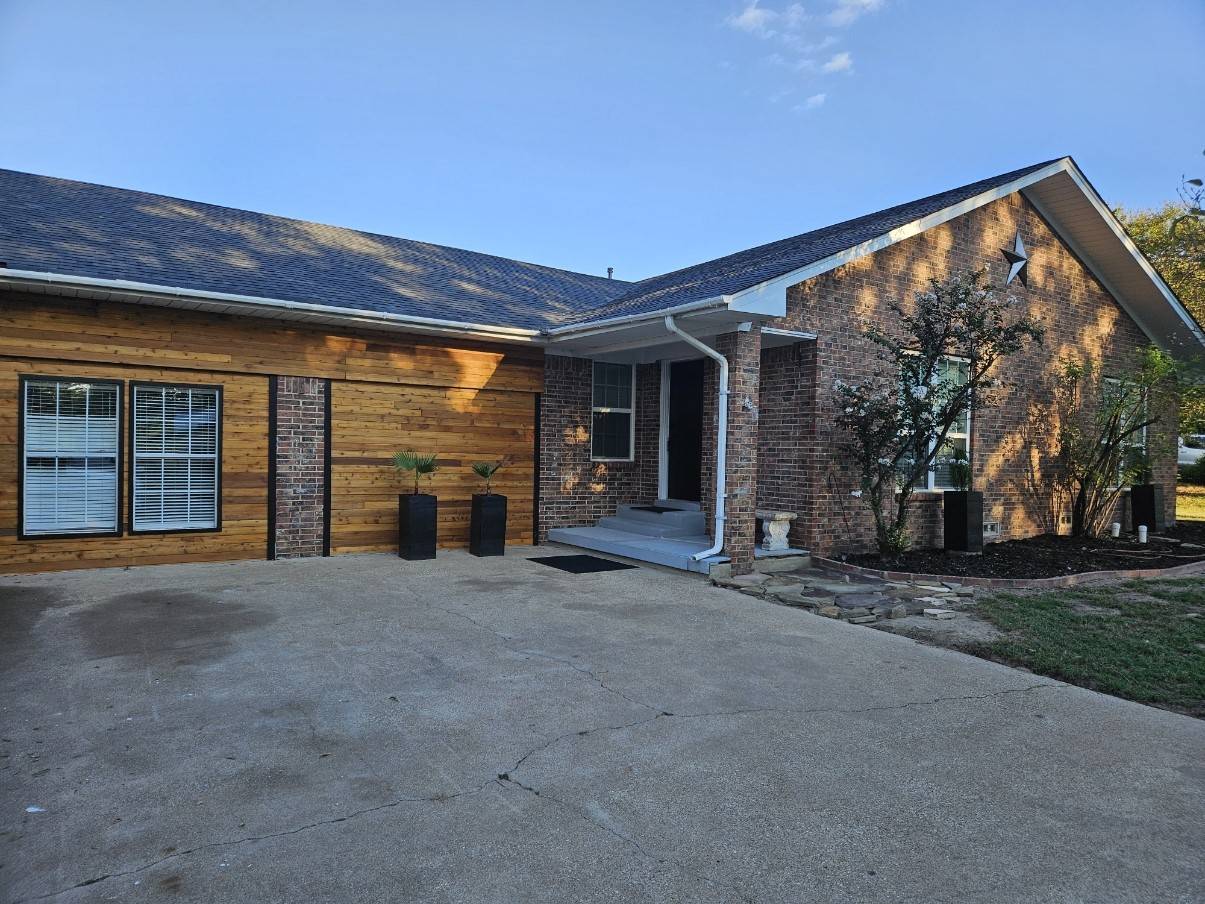 Lindale, TX 75771,211 Francis DR