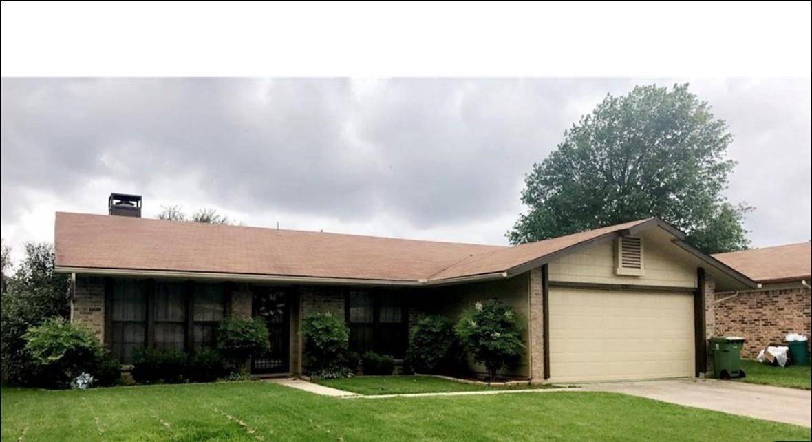 Bedford, TX 76021,2304 Hollybush LN