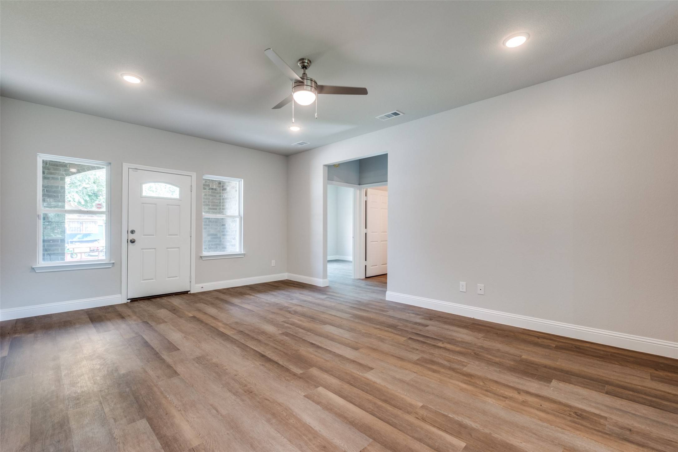 Dallas, TX 75215,5814 Carlton Garrett ST