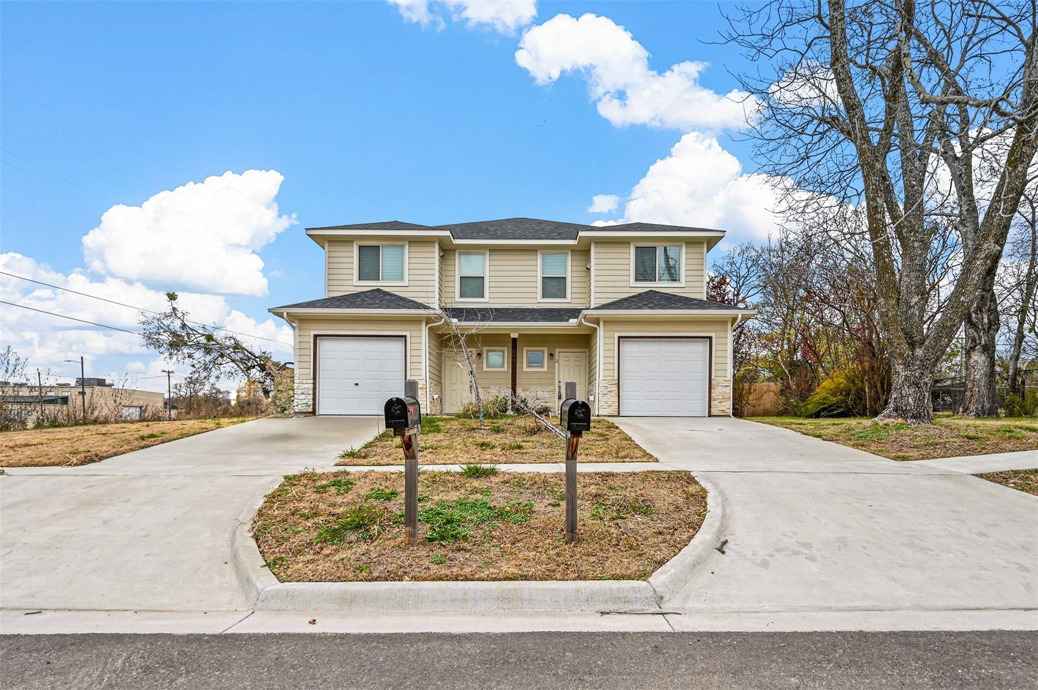Bonham, TX 75418,601 Thomas ST #1