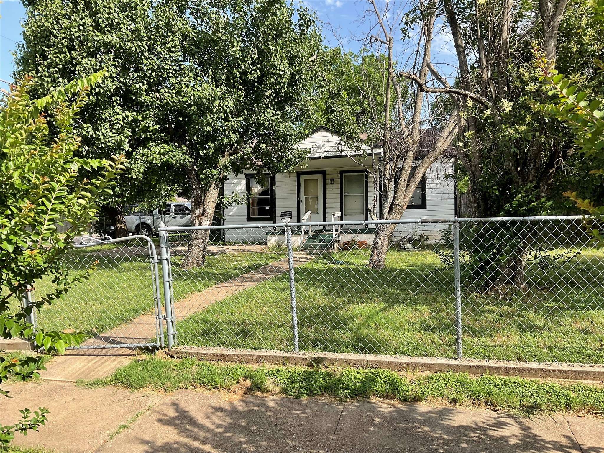 Dallas, TX 75216,2703 Marjorie AVE