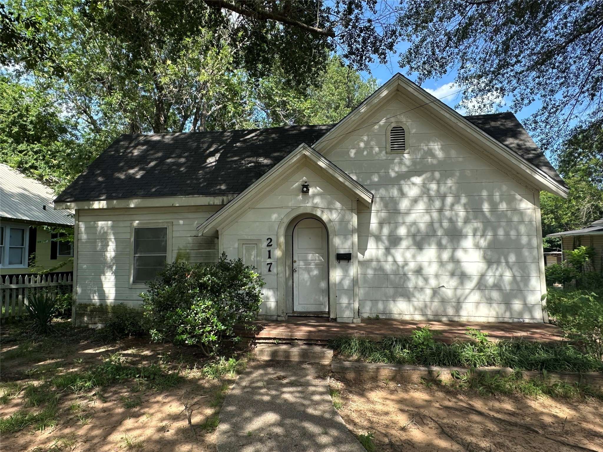Paris, TX 75460,217 20th ST SE