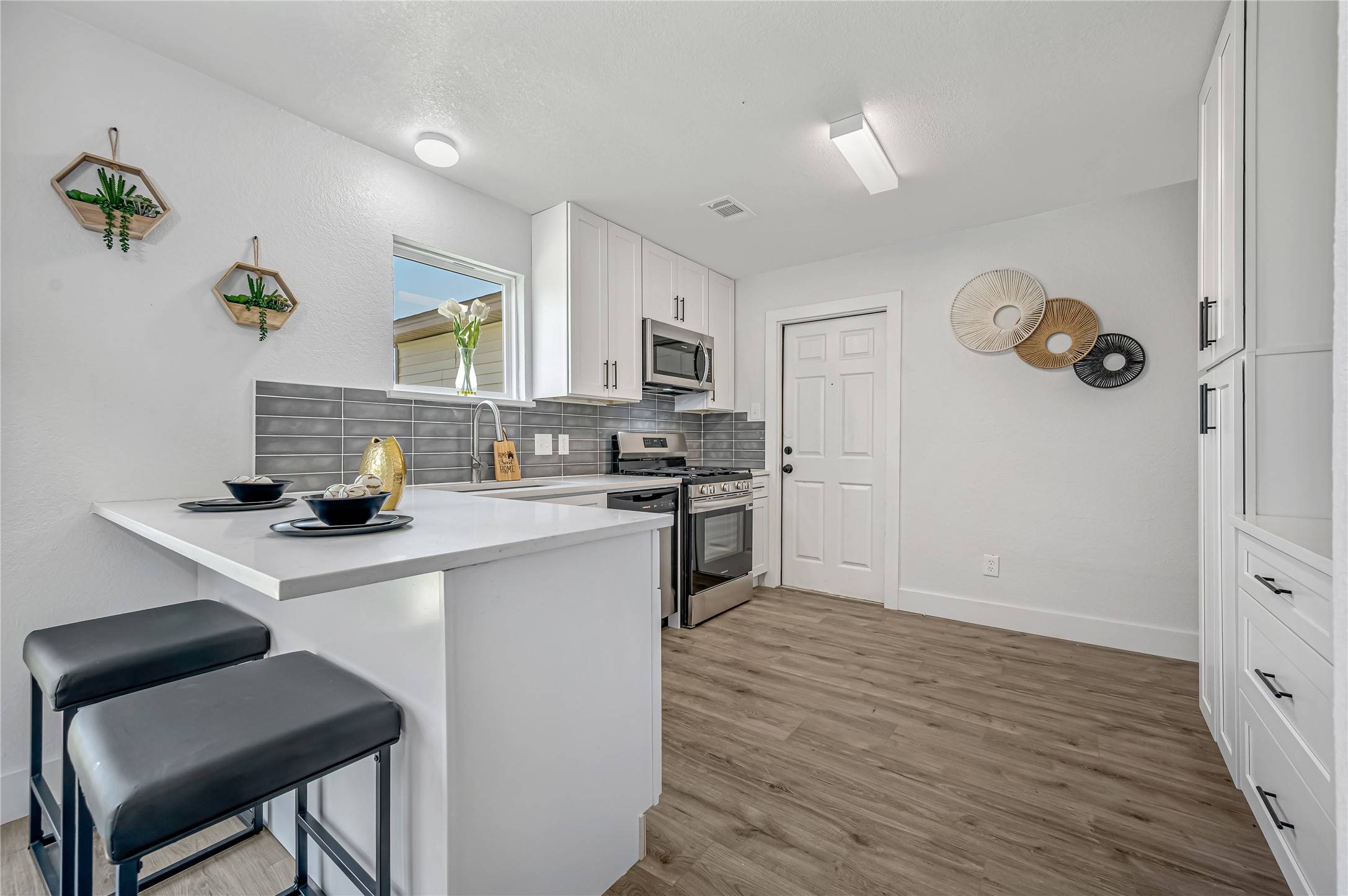 Dallas, TX 75217,10203 Glen Vista DR