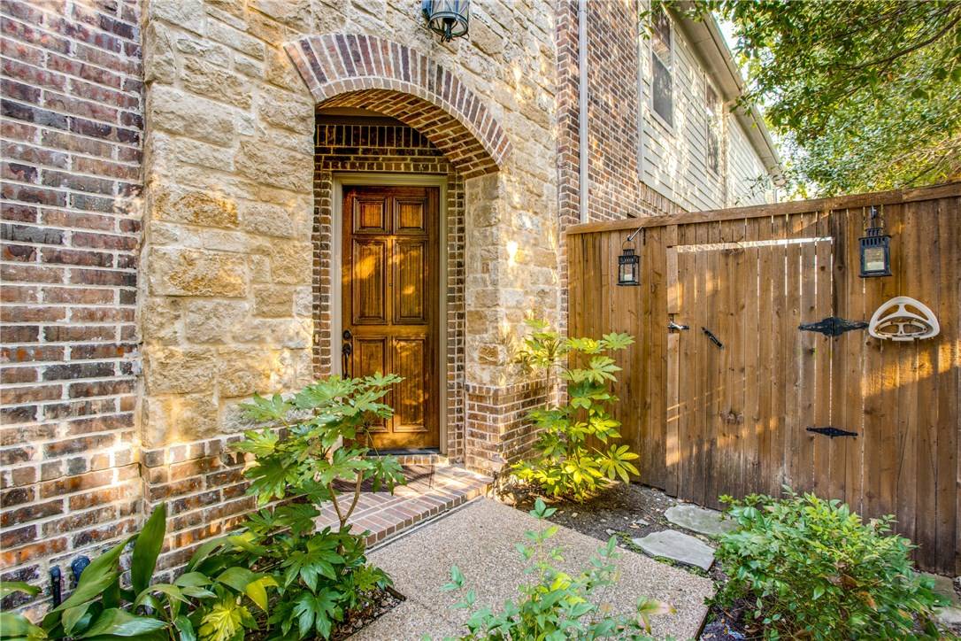 Dallas, TX 75206,5557 Martel AVE