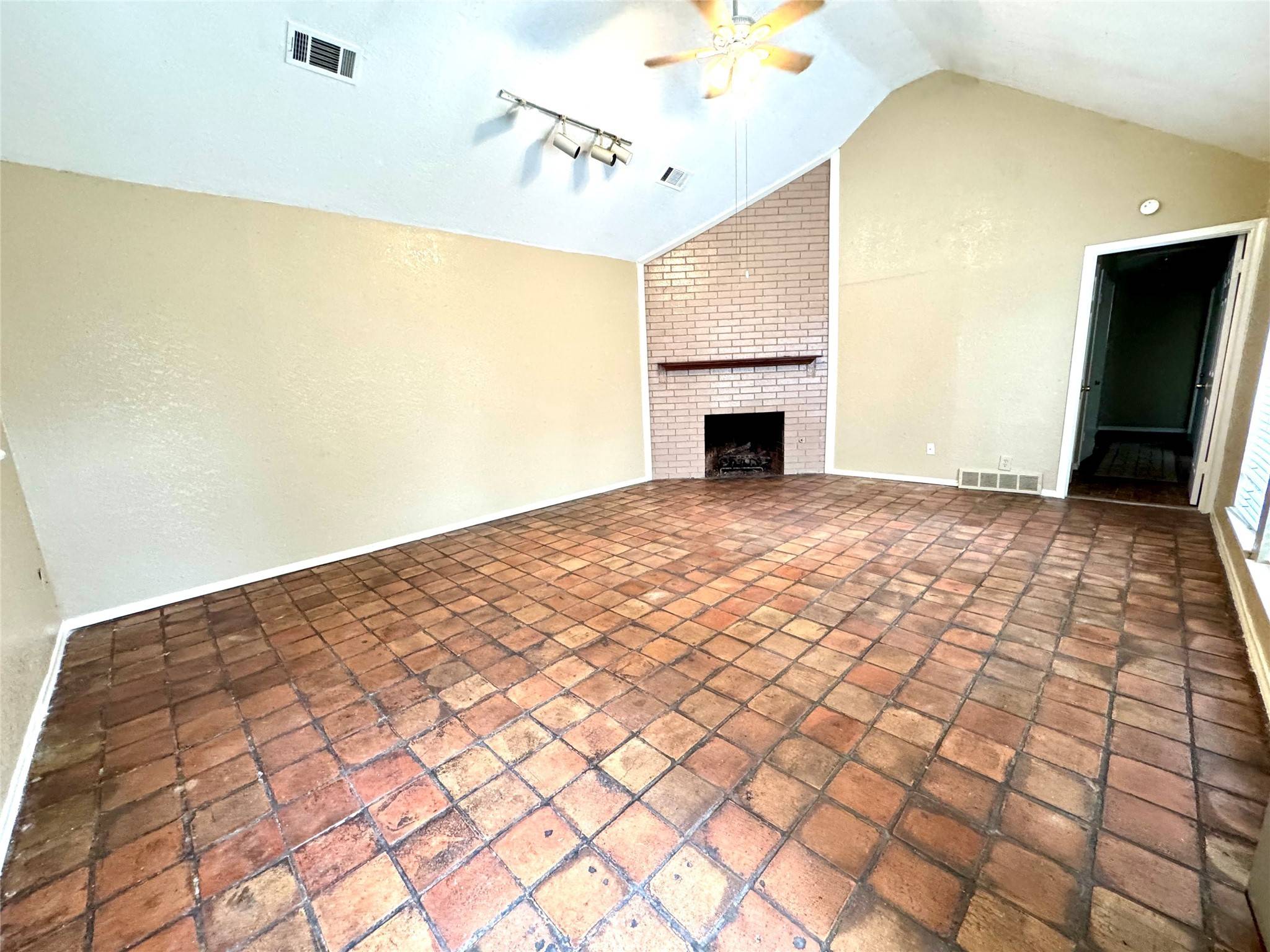 Dallas, TX 75240,13357 Kit LN