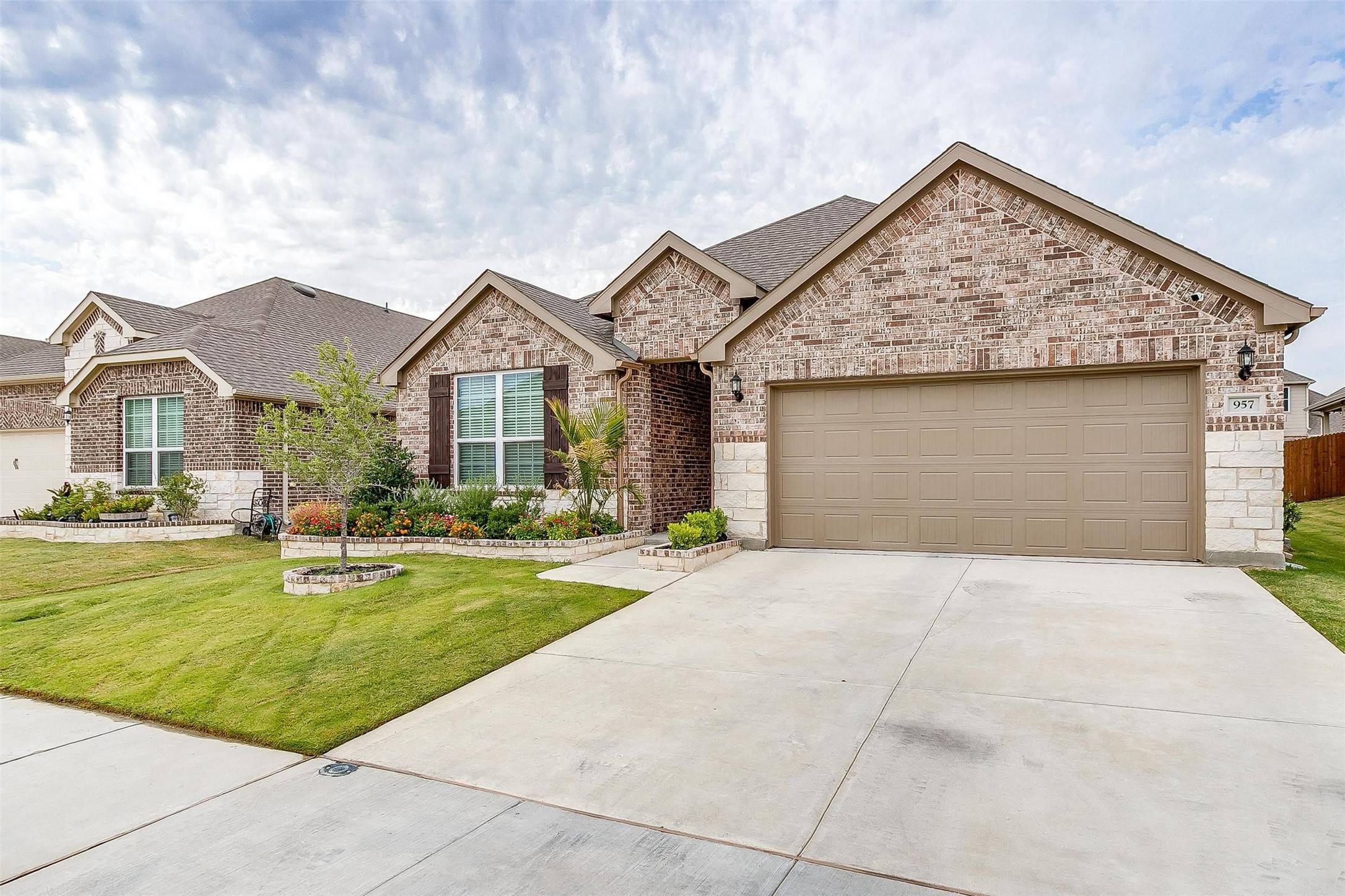 Fort Worth, TX 76052,957 Crest Breeze DR