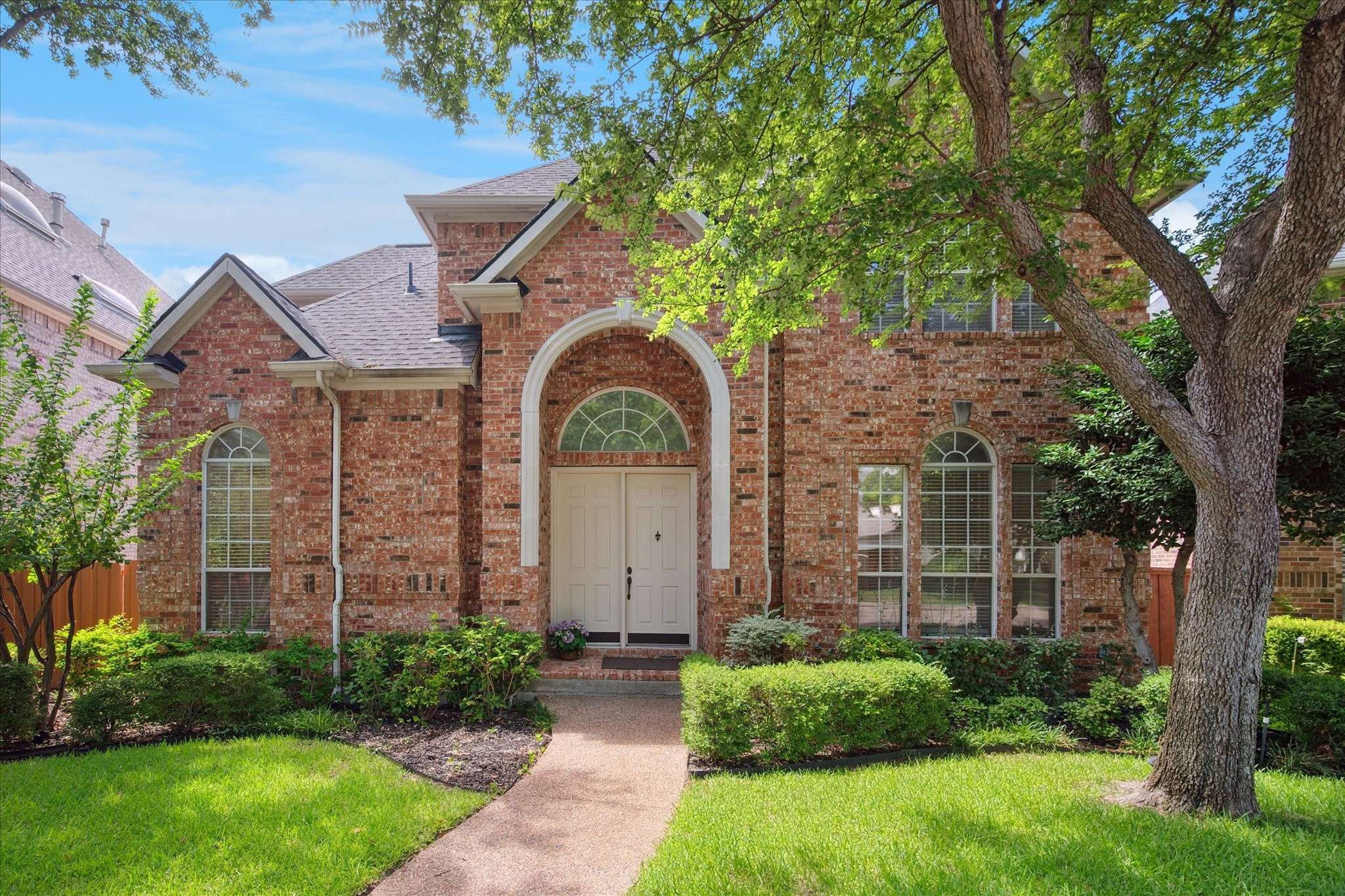 Irving, TX 75062,3305 Kendall LN