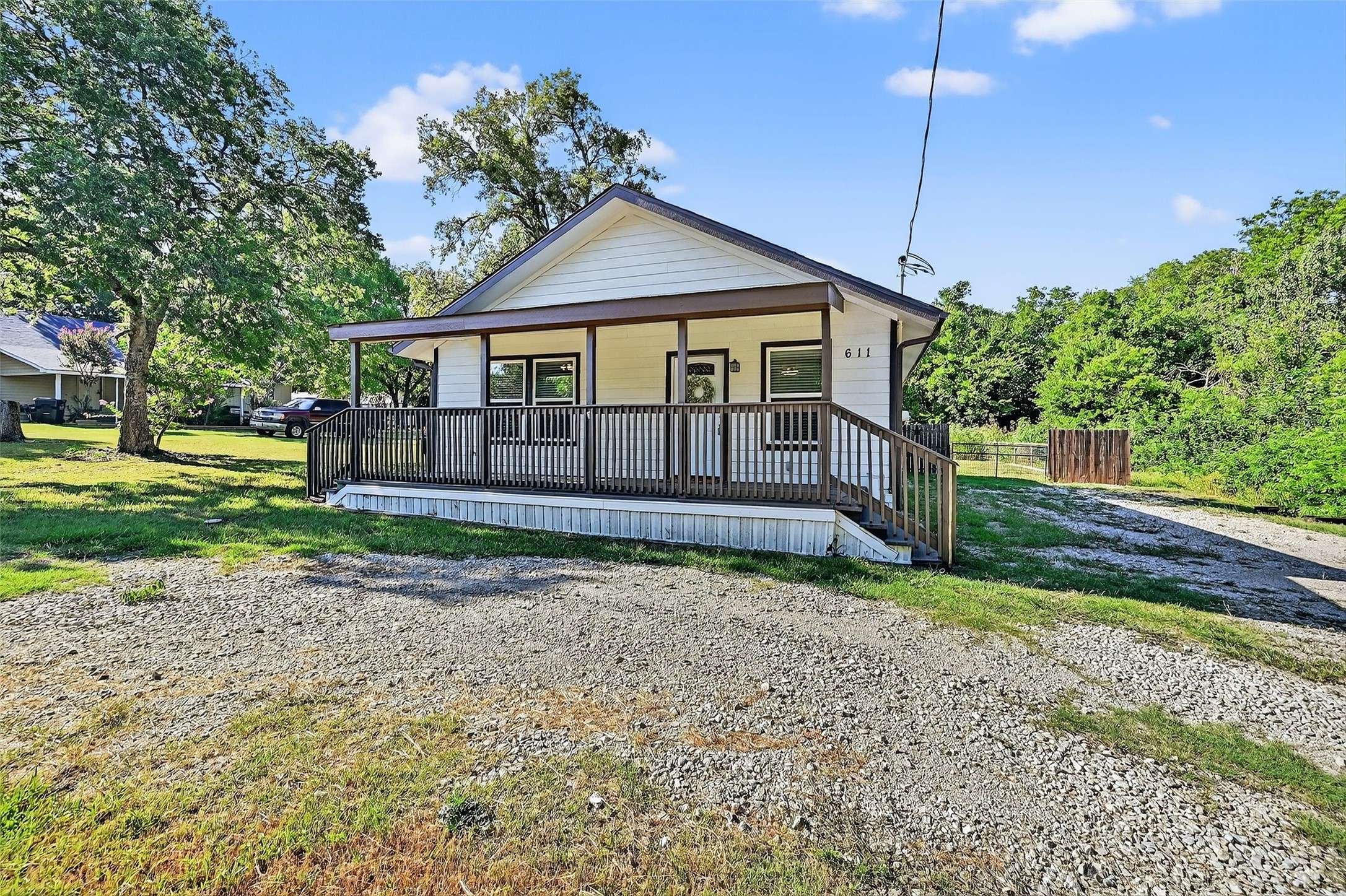 Whitewright, TX 75491,611 W Locust ST