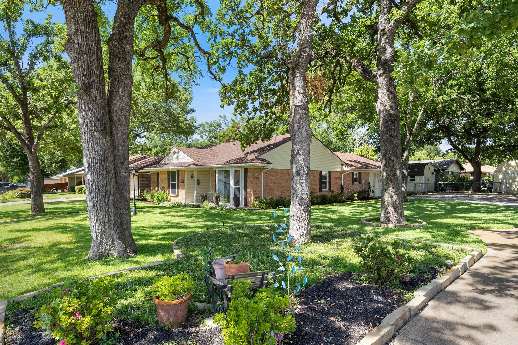 Irving, TX 75061,519 Staffordshire DR