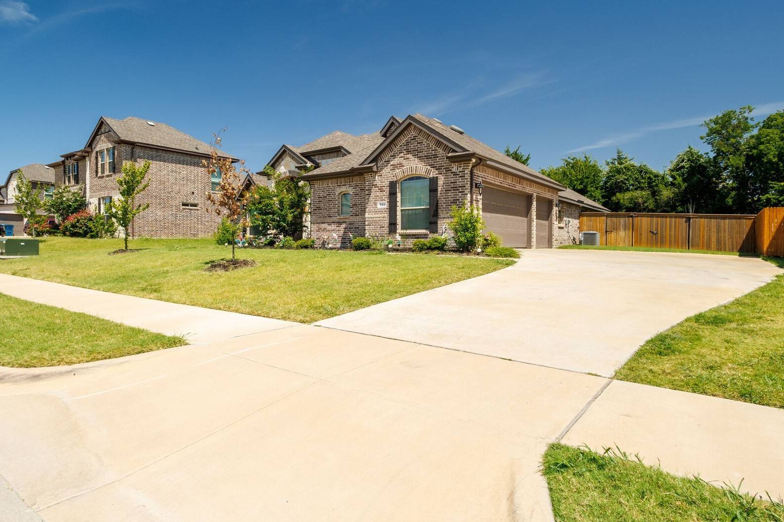 Desoto, TX 75115,705 Candace DR