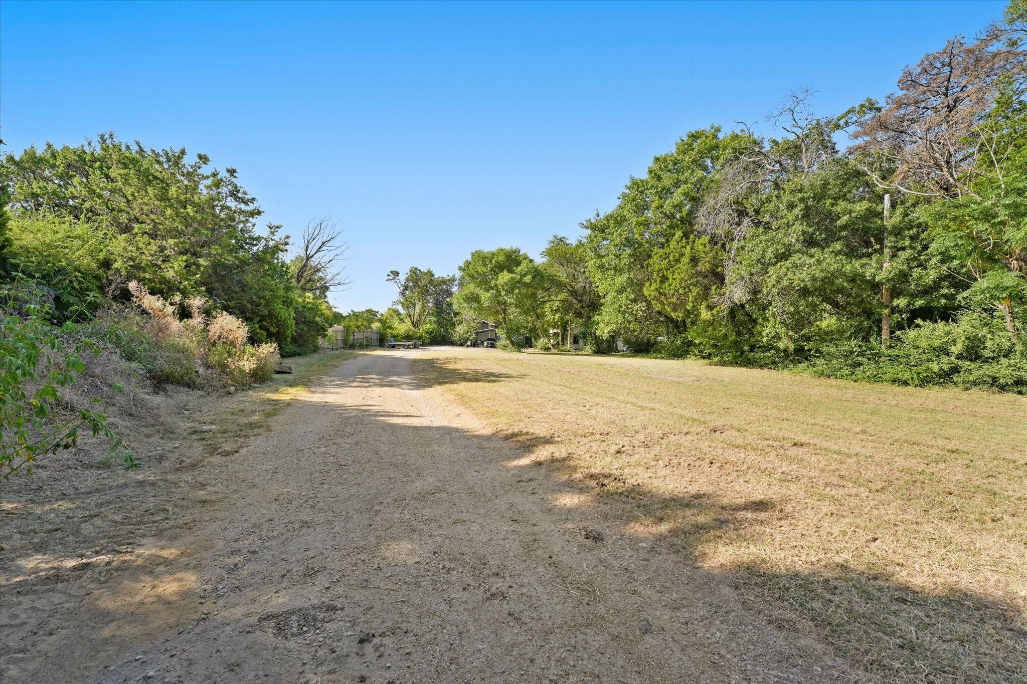 Dallas, TX 75236,5544 Ranchero LN