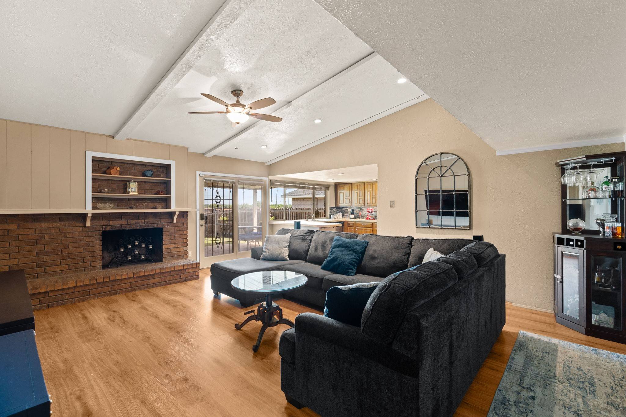 Dallas, TX 75249,7327 Oakstone DR