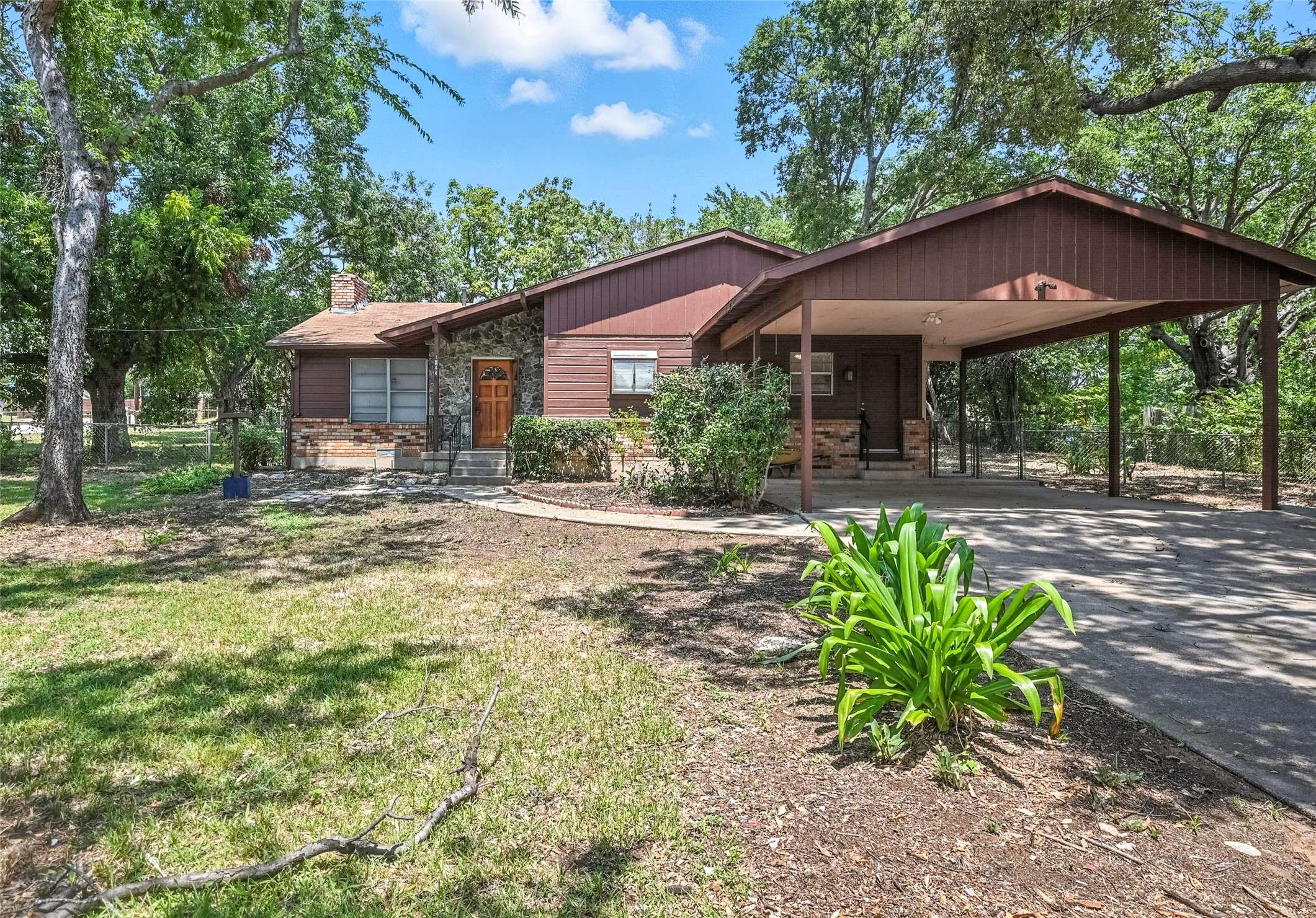 Grapevine, TX 76051,1344 Mulholland DR