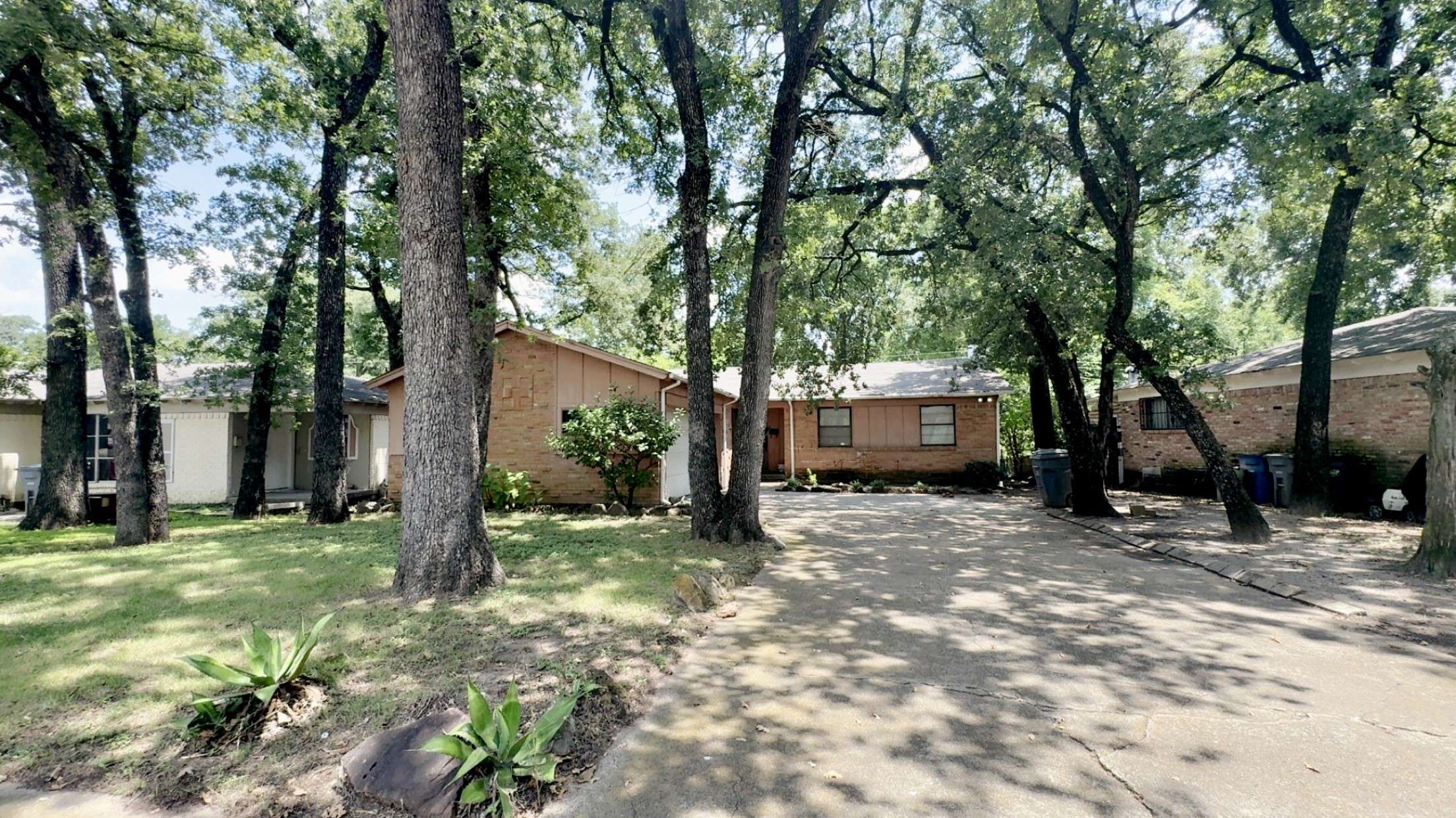 Dallas, TX 75217,280 Old Mill LN