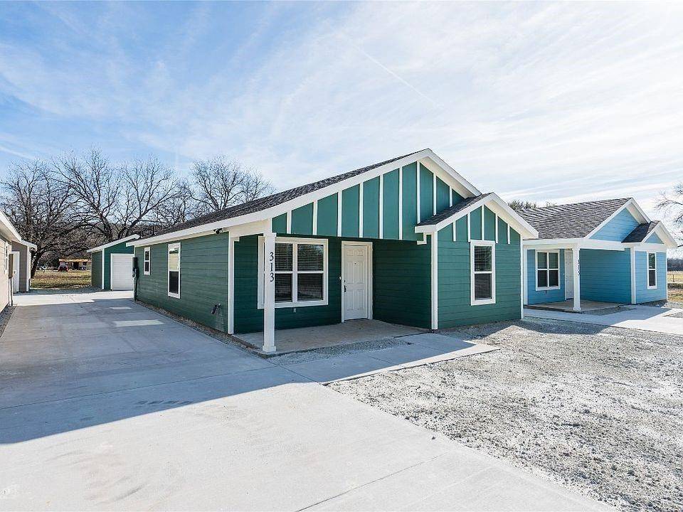 Mineral Wells, TX 76067,313 SW 14th AVE